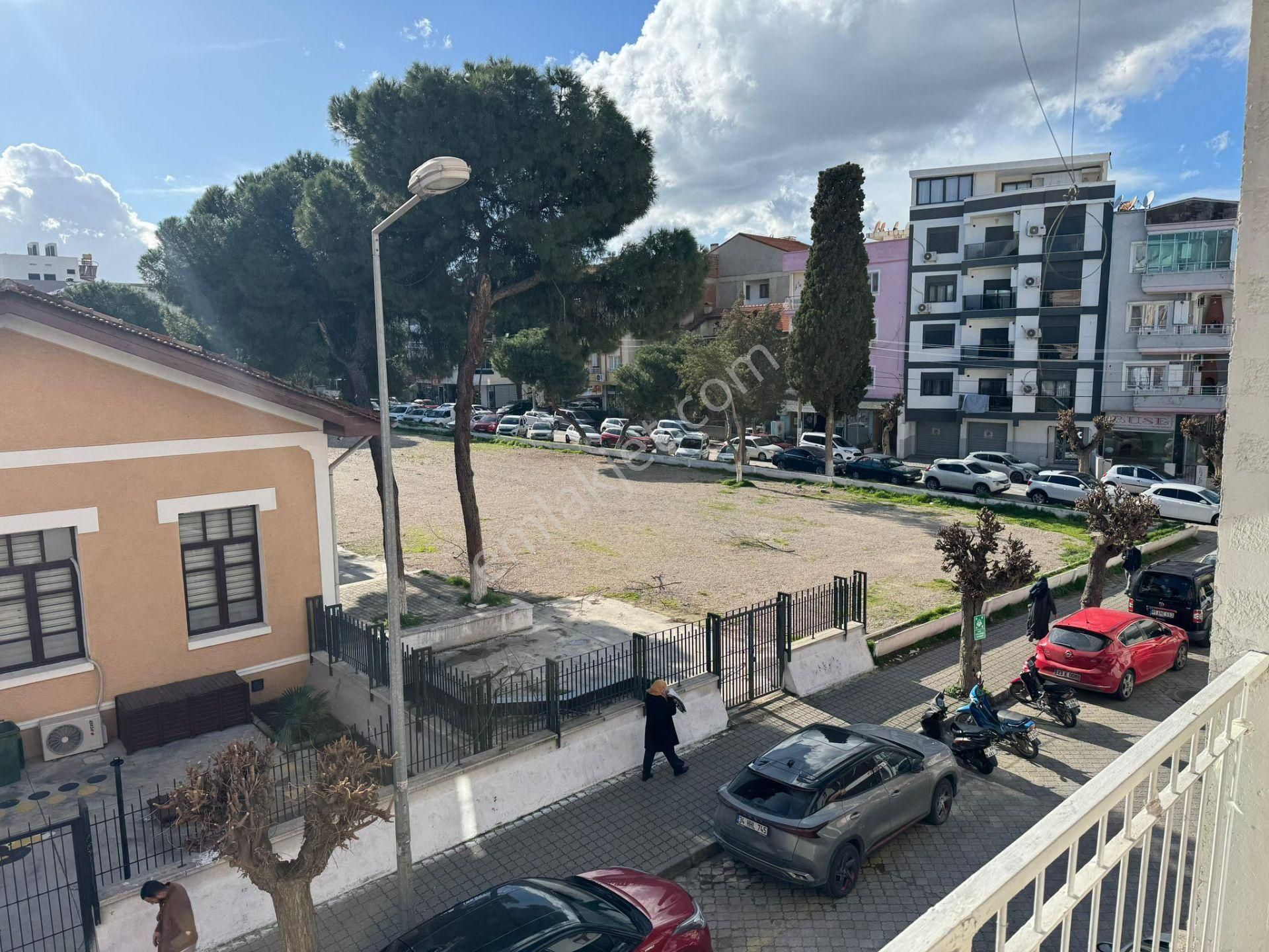 Turgutlu Satılık Cumhuriyet Mah 80m2 2+1 Oda Zemin Üstü 1. Kat Doğalgazlı Balkonlu Orta Park Civarı - Görsel 3