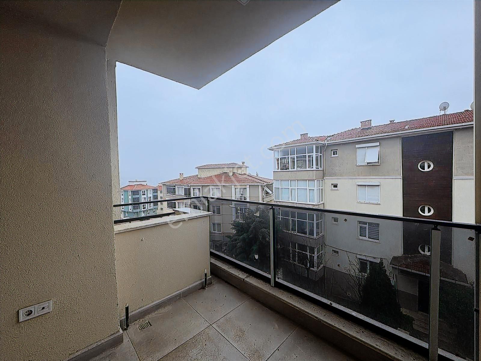 Orta Cami Mah. Havuzlu Site İçeresinde 2+1 Lüx Daire - Görsel 5