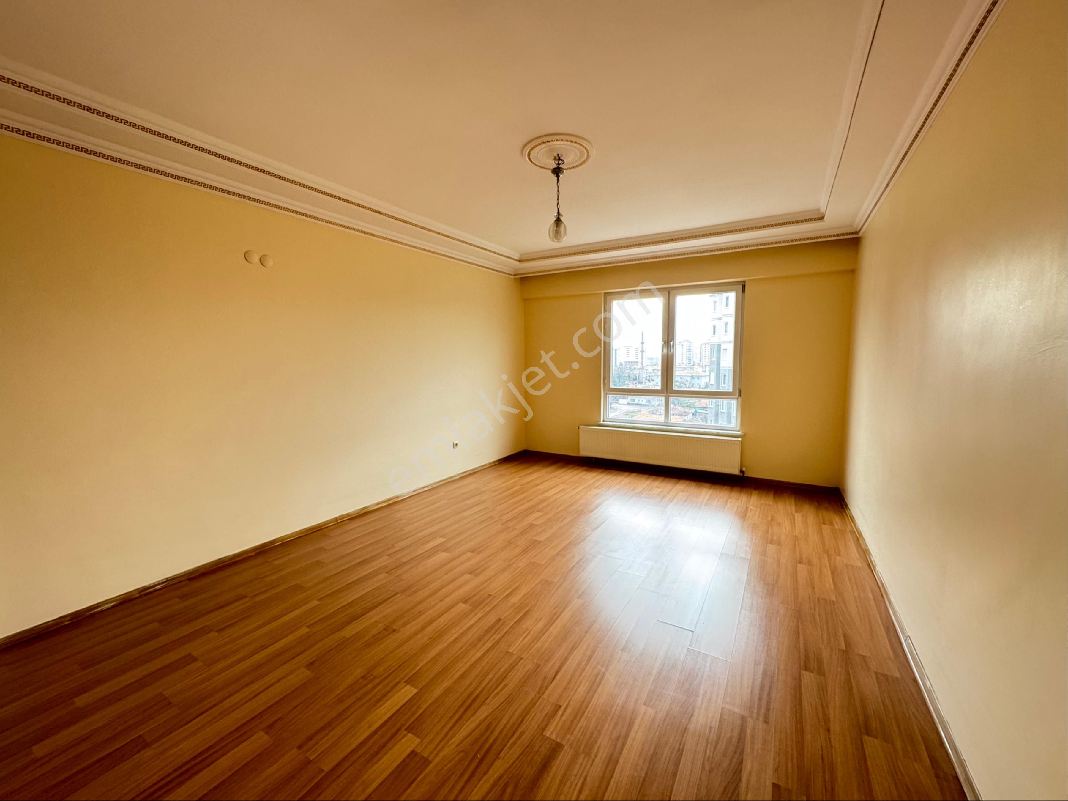 Mithatpaşa Mahallesi'nde Çift Banyolu Güney Cephe 3+1 Kiralık Daire - Görsel 18