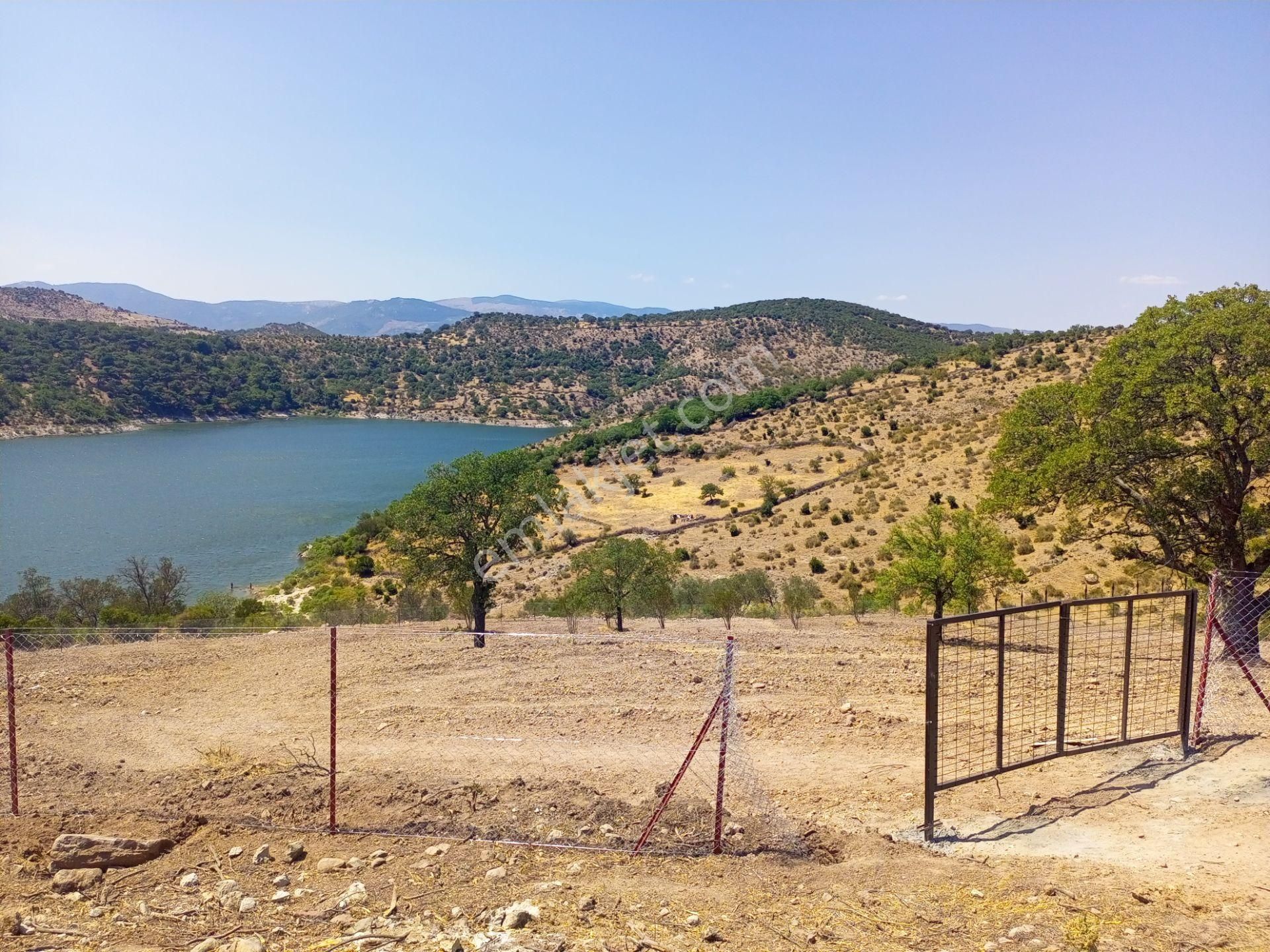 Bergama Durmuşlar'da Göl Manzaralı Müstakil Parsel Tek Tapu 7620m2 Arazimiz Satılıktır - Görsel 3