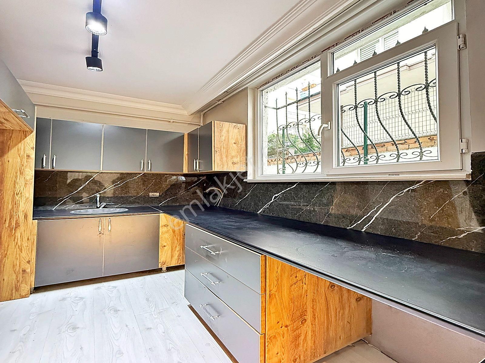 Esenyurt Akevler Mahallesin'de Acil Satılık 2+1 Bahçe Katı !!! - Görsel 8