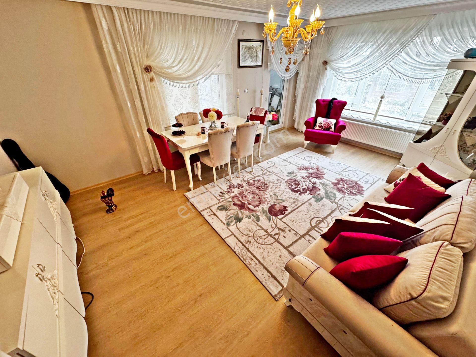 Veranka'dan Yayla Mahallesinde 3 Balkonlu Kat Konumunda Satılık 3+1 Daire - Görsel 2