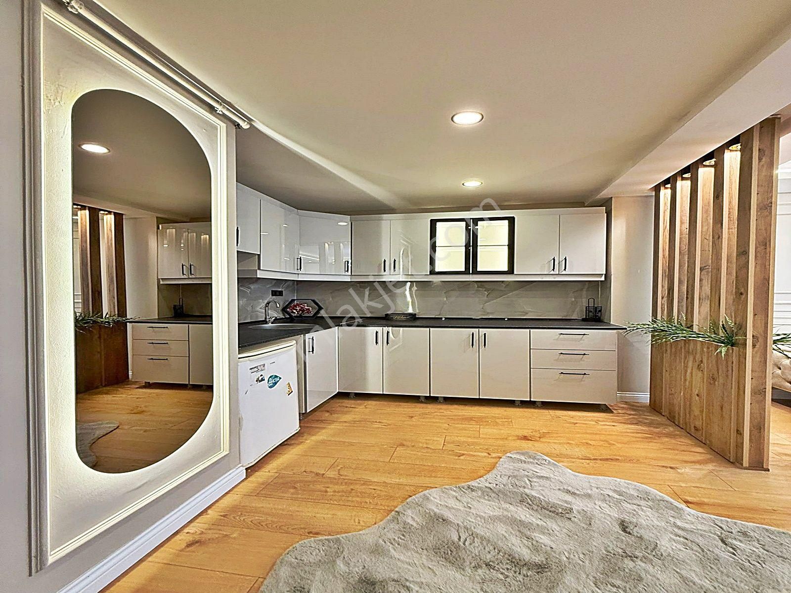 Göl Manzaralı Metrobüse Yürüme Mesafesinde 1+1 Full Eşyalı Lüks Daire !!! - Görsel 10