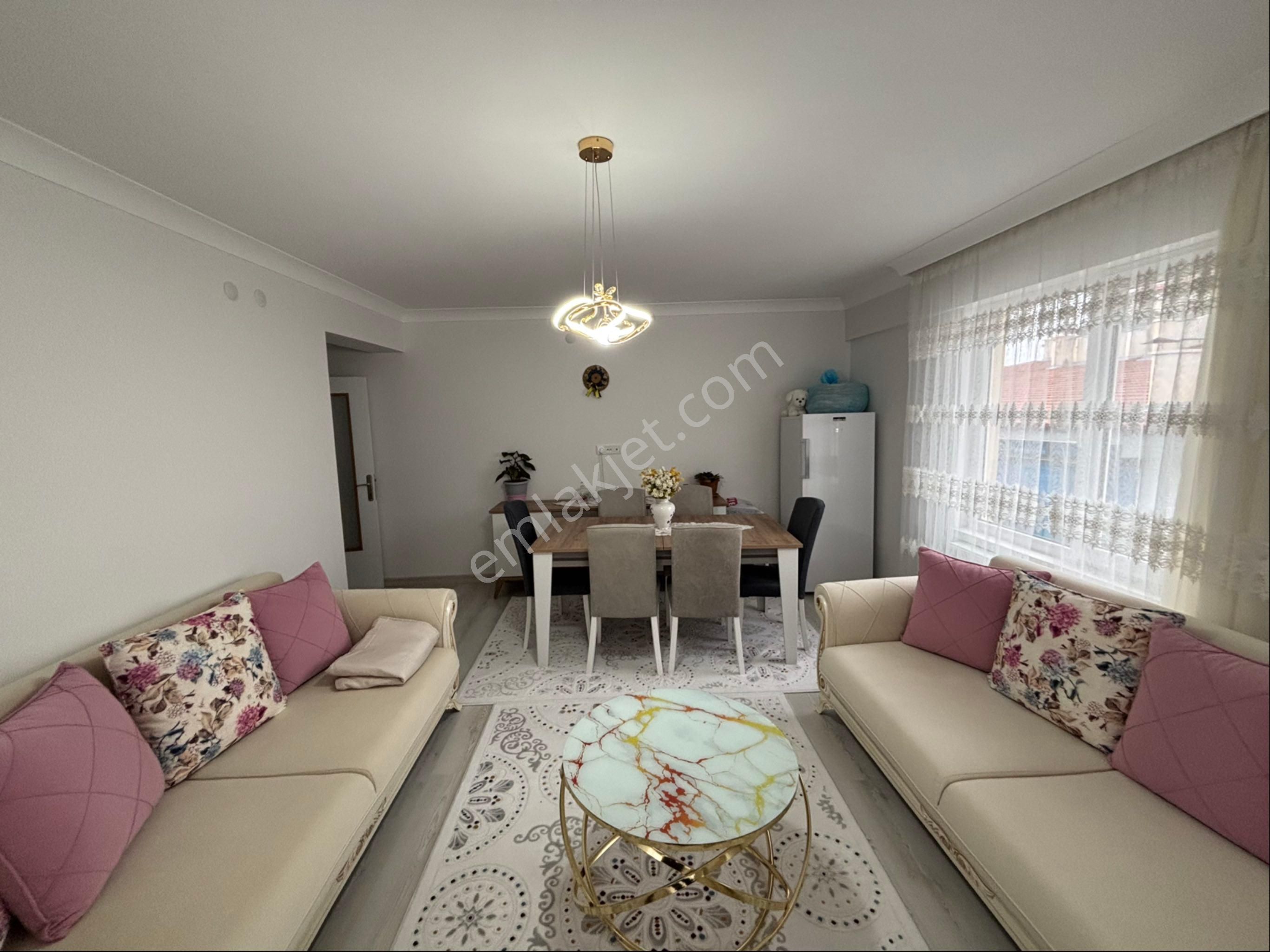 Öz Eda Emlaktan Bağlum Karakayada Açil Satılık Full Yapılı Daire - Görsel 9
