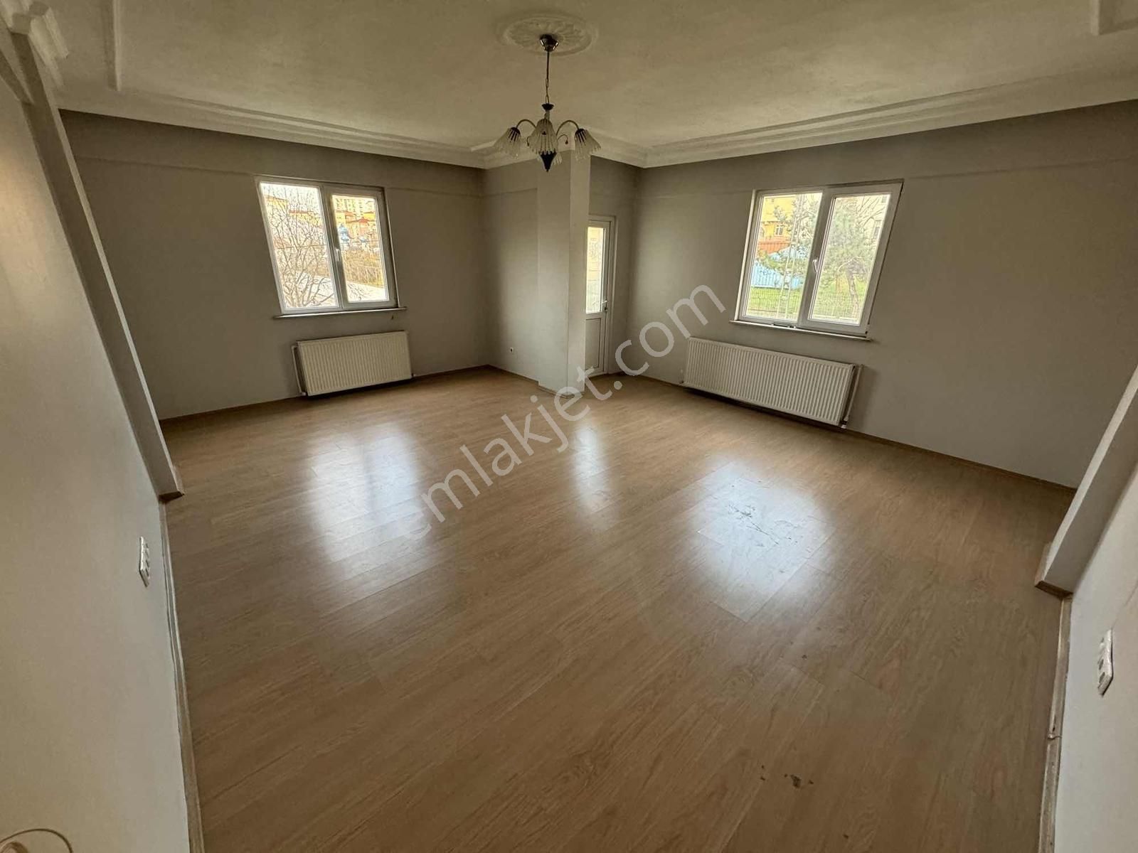 Pendik Kavakpınar Merkezde Satılık 125 M² 3+1 Daire