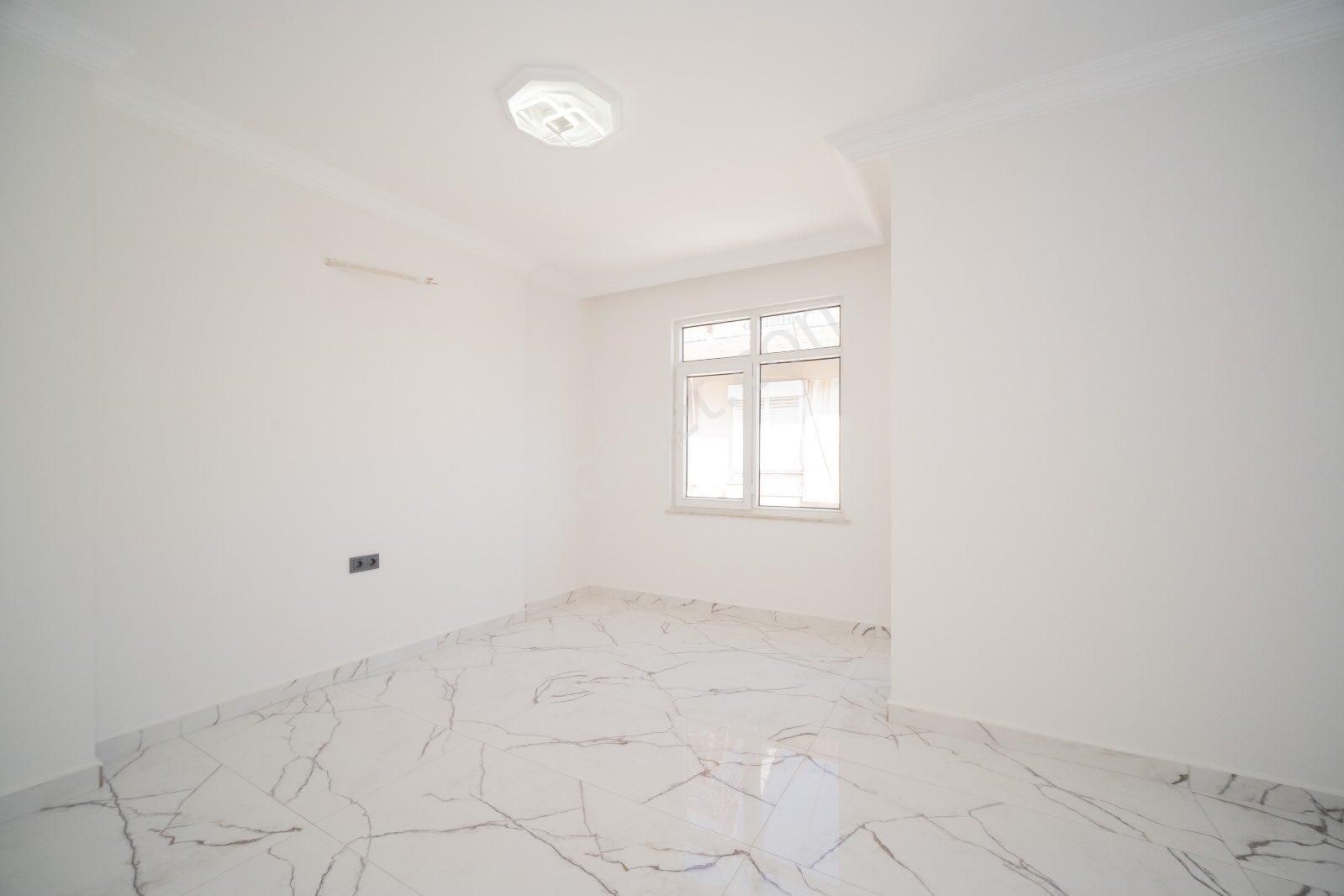 Cumhuriyet Mahallesi Denize İkinci Bina Komple Tadilatlı Deniz Manzaralı Daire - Görsel 9