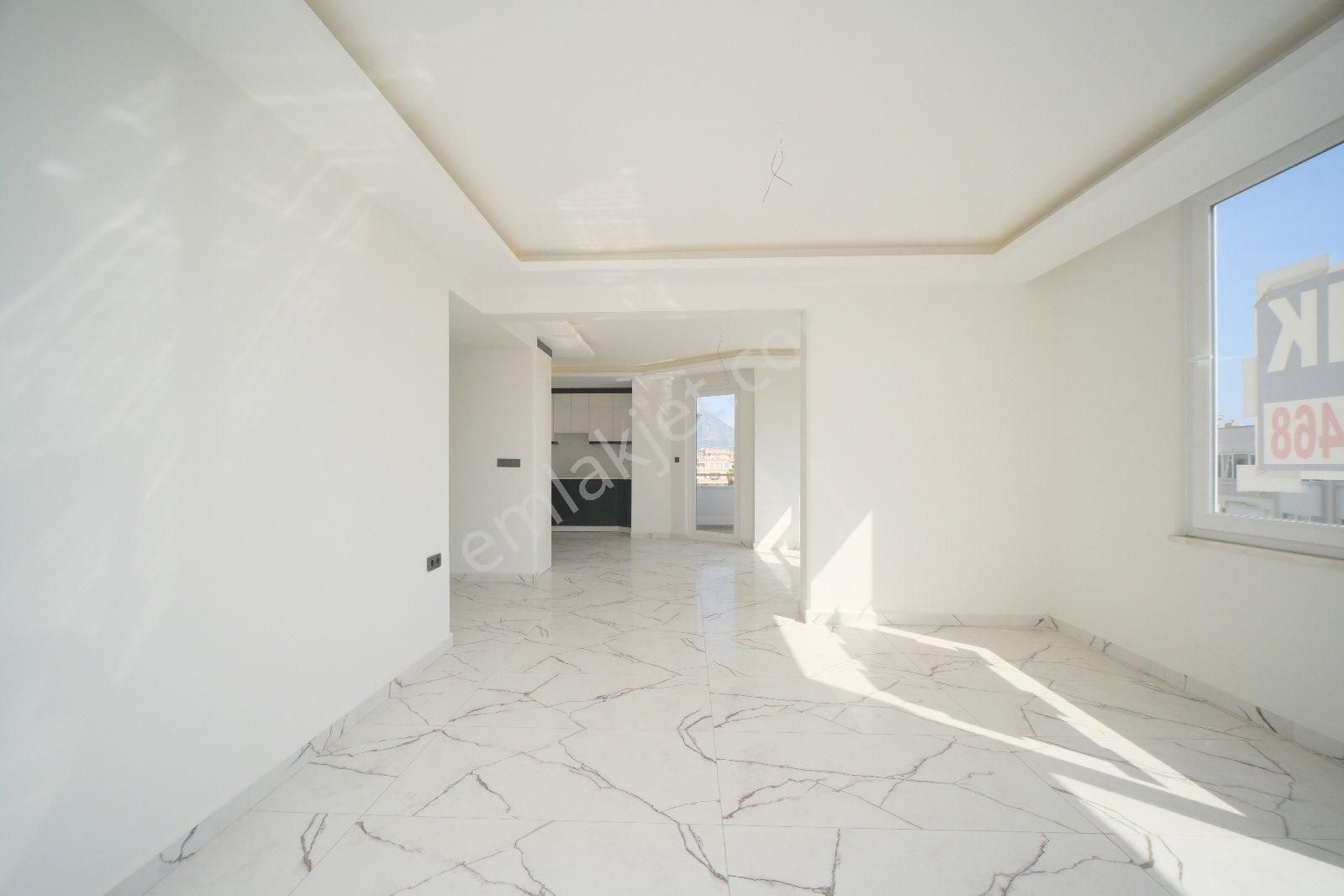 Cumhuriyet Mahallesi Denize İkinci Bina Komple Tadilatlı Deniz Manzaralı Daire - Görsel 13