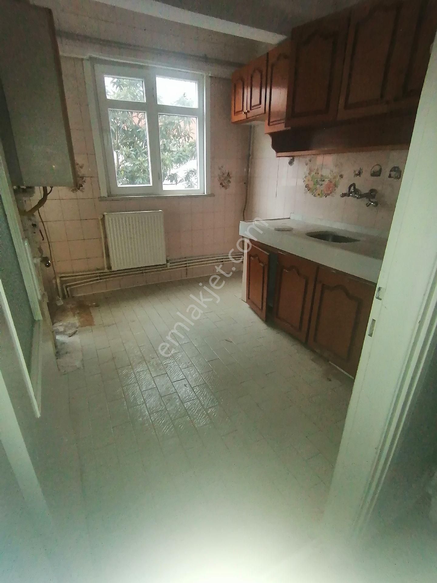 Ümraniye Necip Fazıl Mahallesi Balcı Caddesi Üzerinde 1.kat Balkon Boyalı Par - Görsel 13