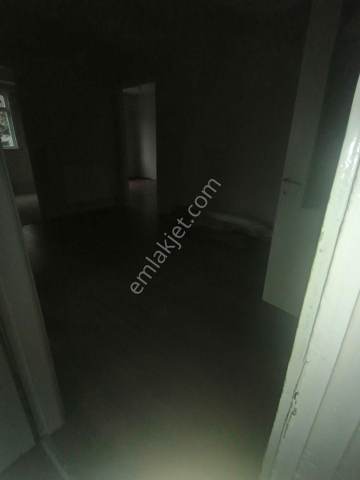 Ümraniye Necip Fazıl Mahallesi Balcı Caddesi Üzerinde 1.kat Balkon Boyalı Par - Görsel 8