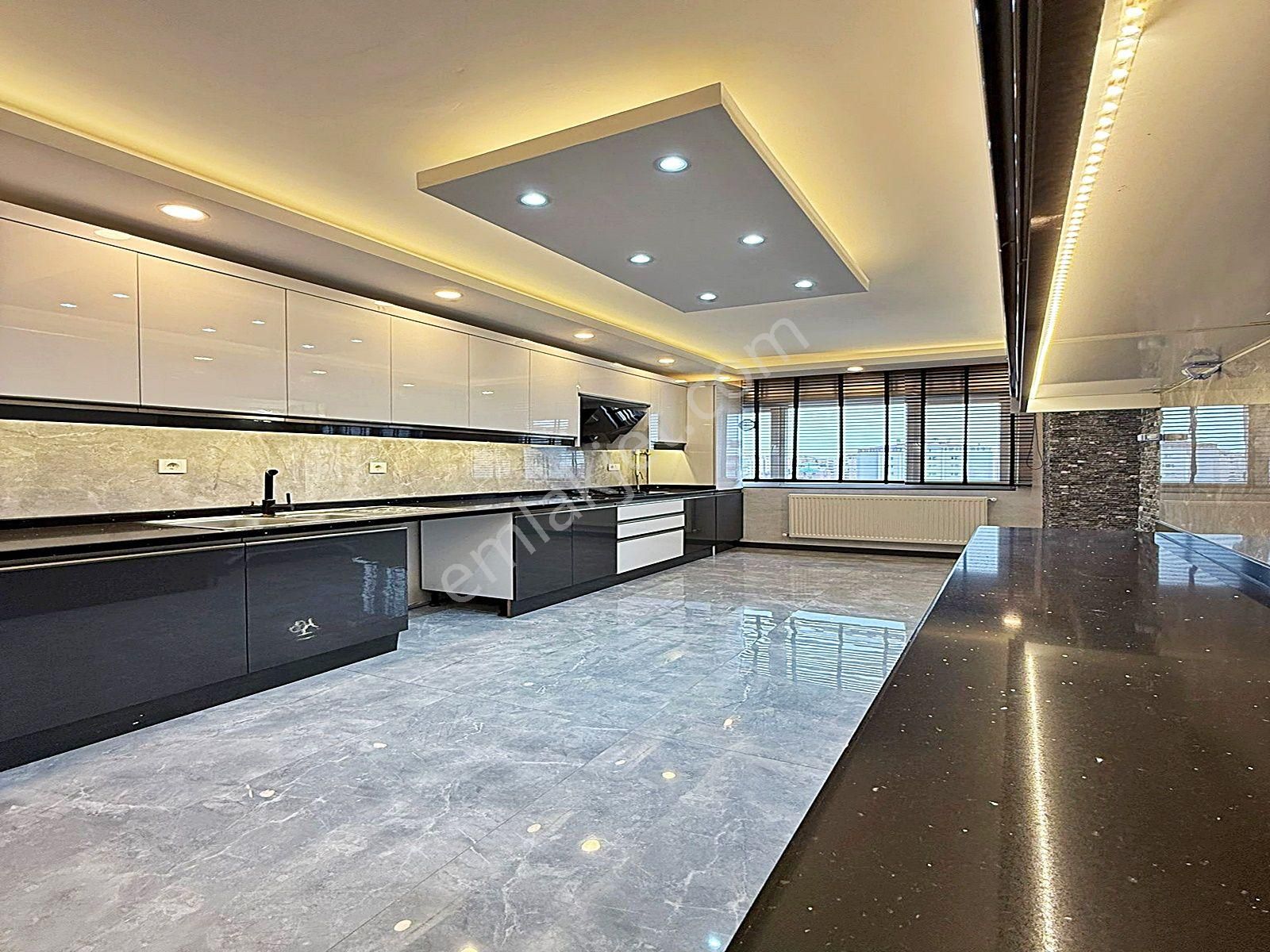 Beylikdüzünde Site İçinde Ultra Lüks Yapımlı 3+1 Satılık Daire !!! - Görsel 10