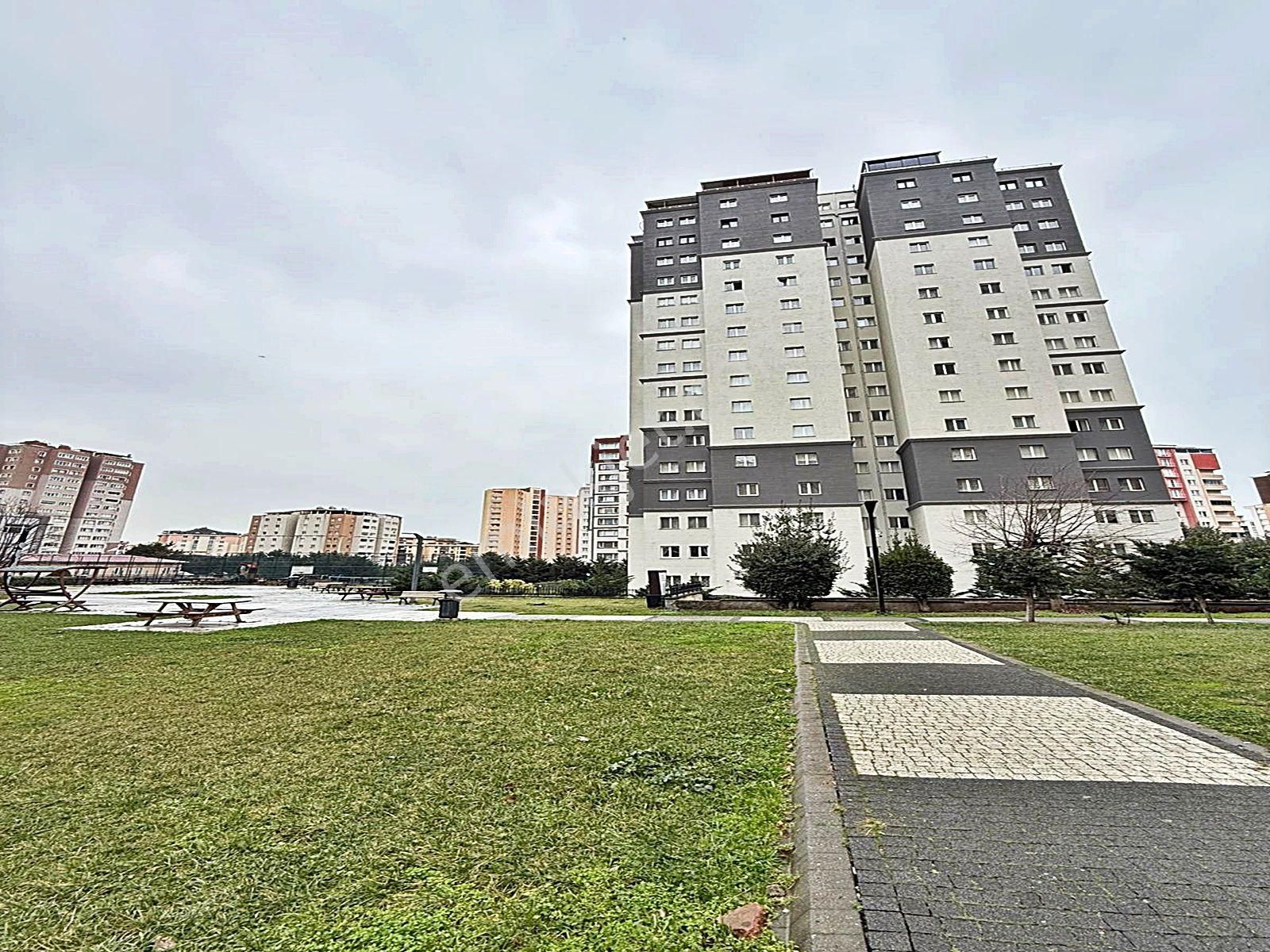 Beylikdüzünde Site İçinde Ultra Lüks Yapımlı 3+1 Satılık Daire !!! - Görsel 35