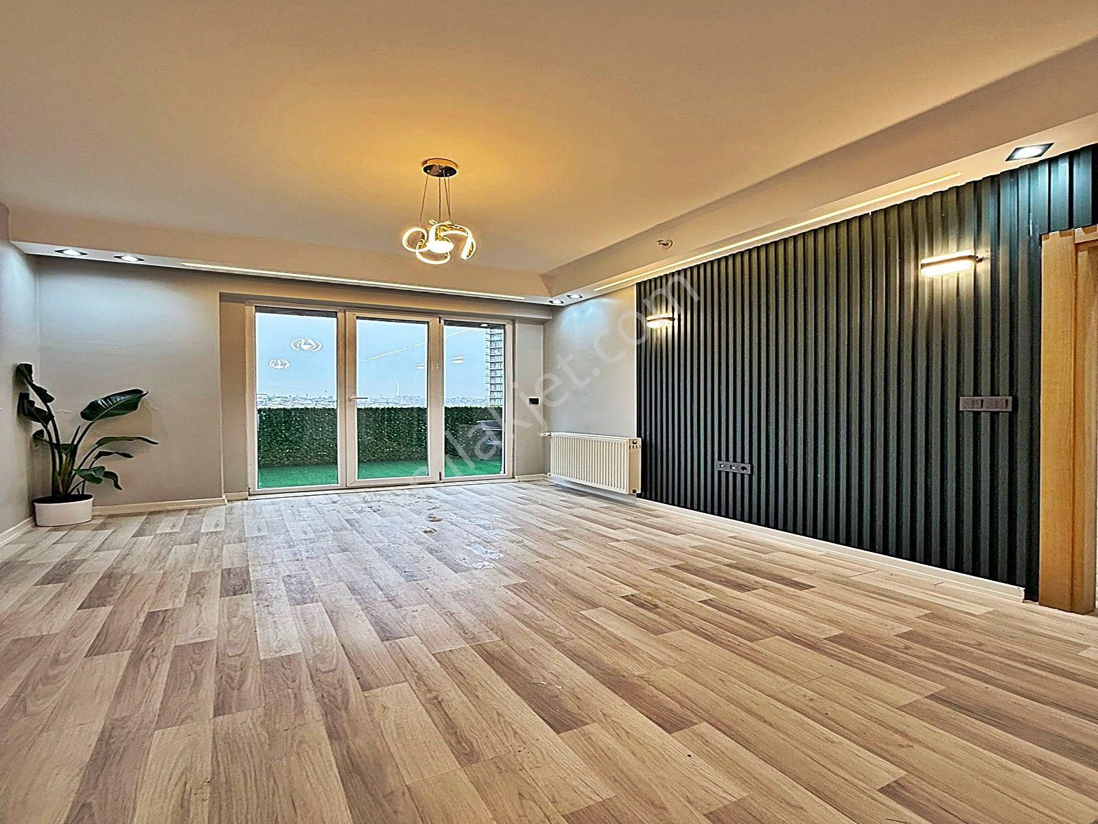 Metrobüse Çok Yakın ! Havuzlu Güvenlikli Site İçinde 1+1 Lüks - Görsel 9