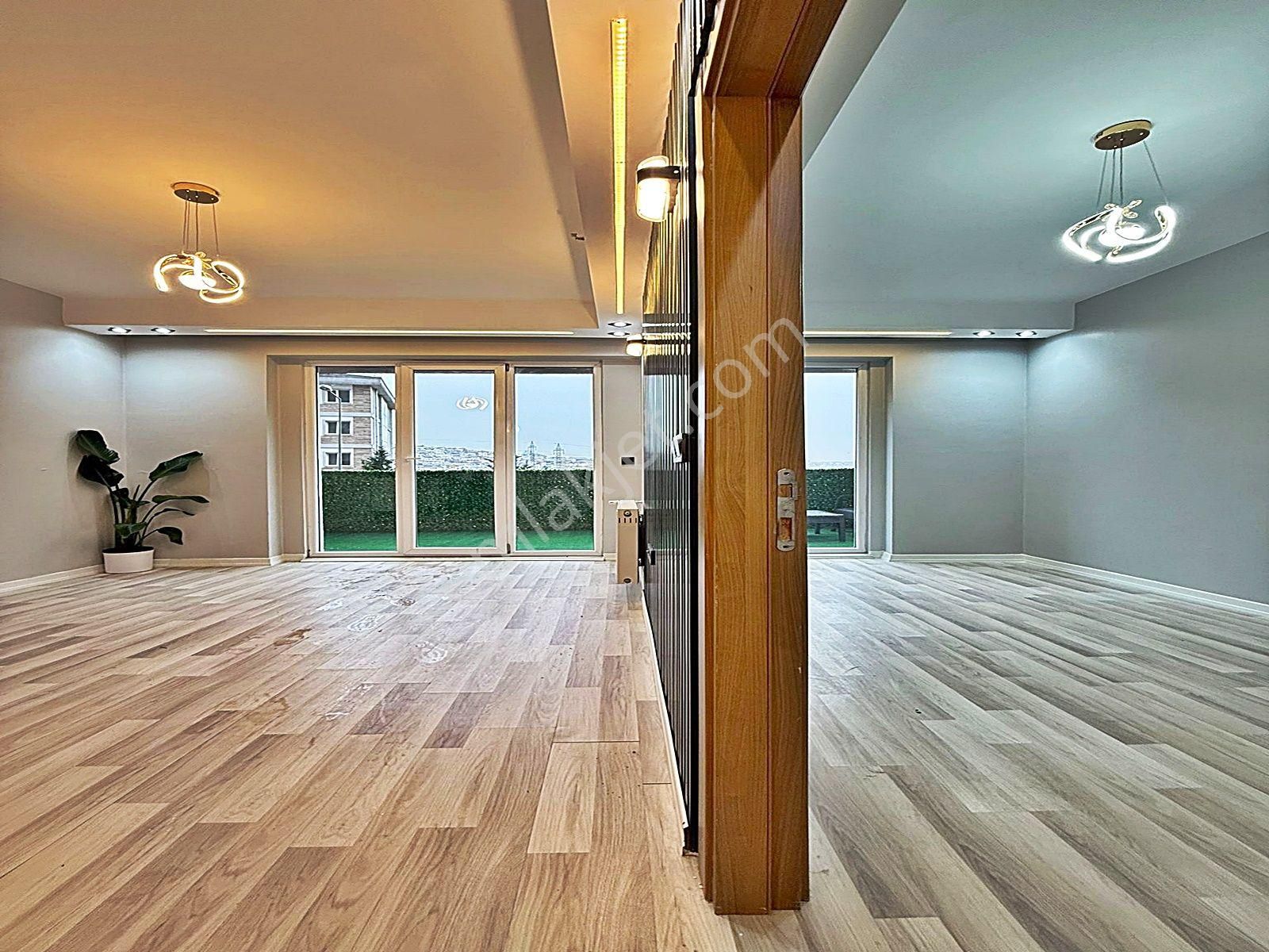 Metrobüse Çok Yakın ! Havuzlu Güvenlikli Site İçinde 1+1 Lüks - Görsel 24