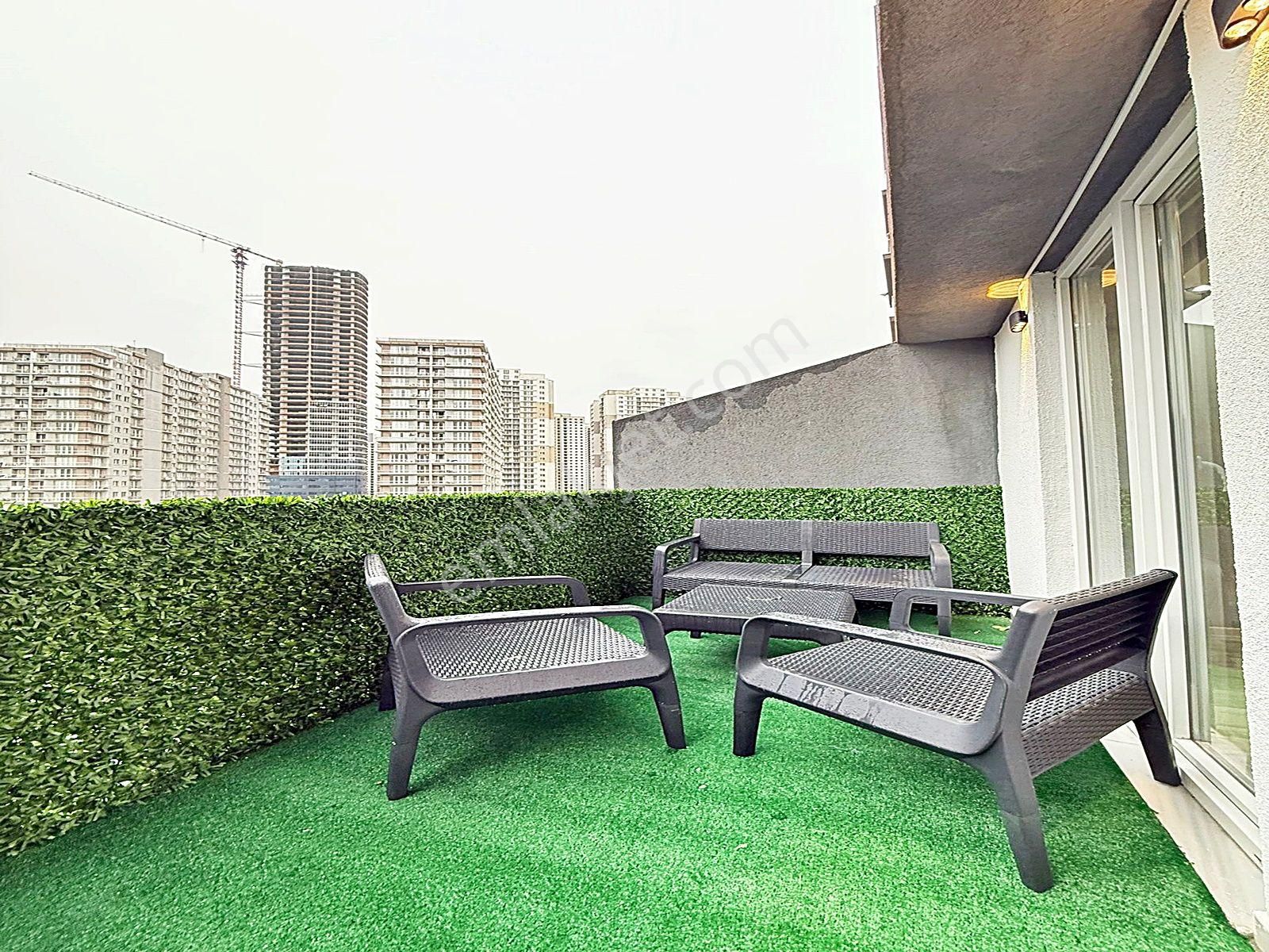 Metrobüse Çok Yakın ! Havuzlu Güvenlikli Site İçinde 1+1 Lüks - Görsel 10