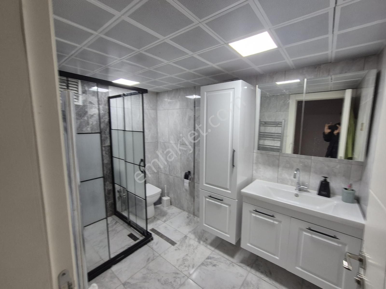 Serhat Mahallesinde Site İçerisinde Yapılı Kiralık 3+1 - Görsel 18