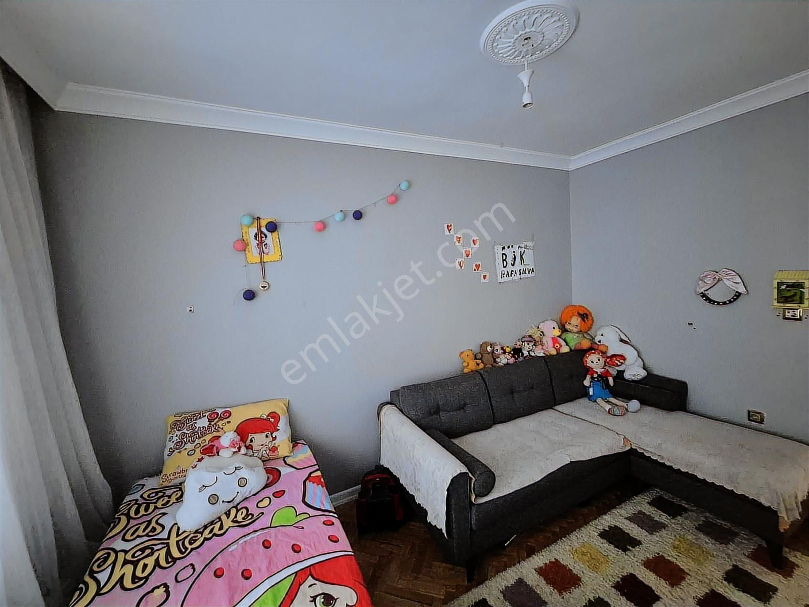 Serhat Mahallesinde Site İçerisinde Yapılı Kiralık 3+1 - Görsel 17