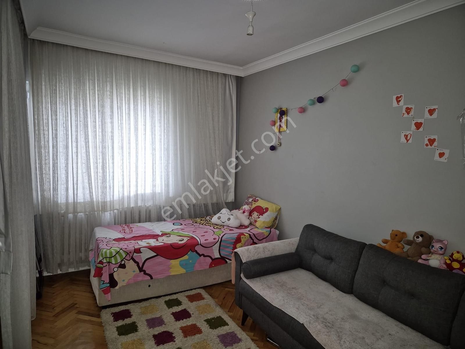 Serhat Mahallesinde Site İçerisinde Yapılı Kiralık 3+1 - Görsel 14