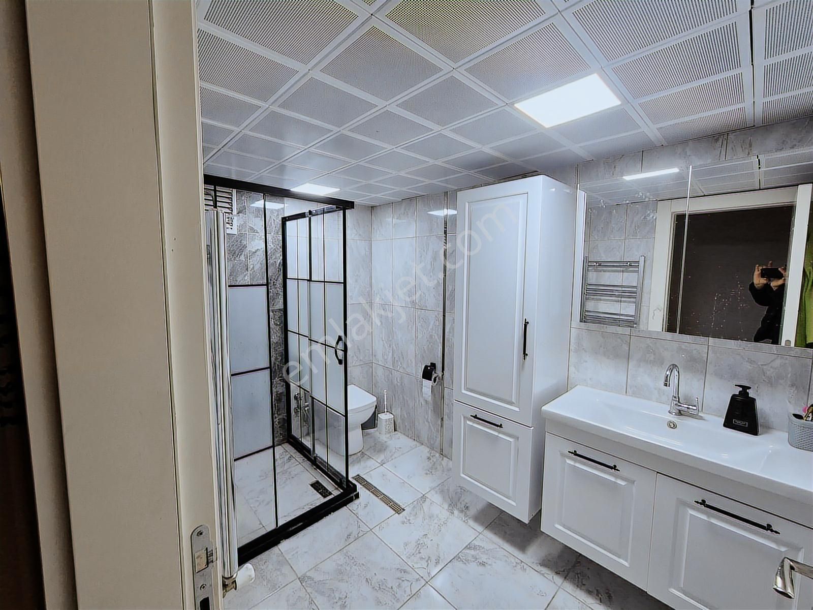 Serhat Mahallesinde Site İçerisinde Yapılı Kiralık 3+1 - Görsel 26