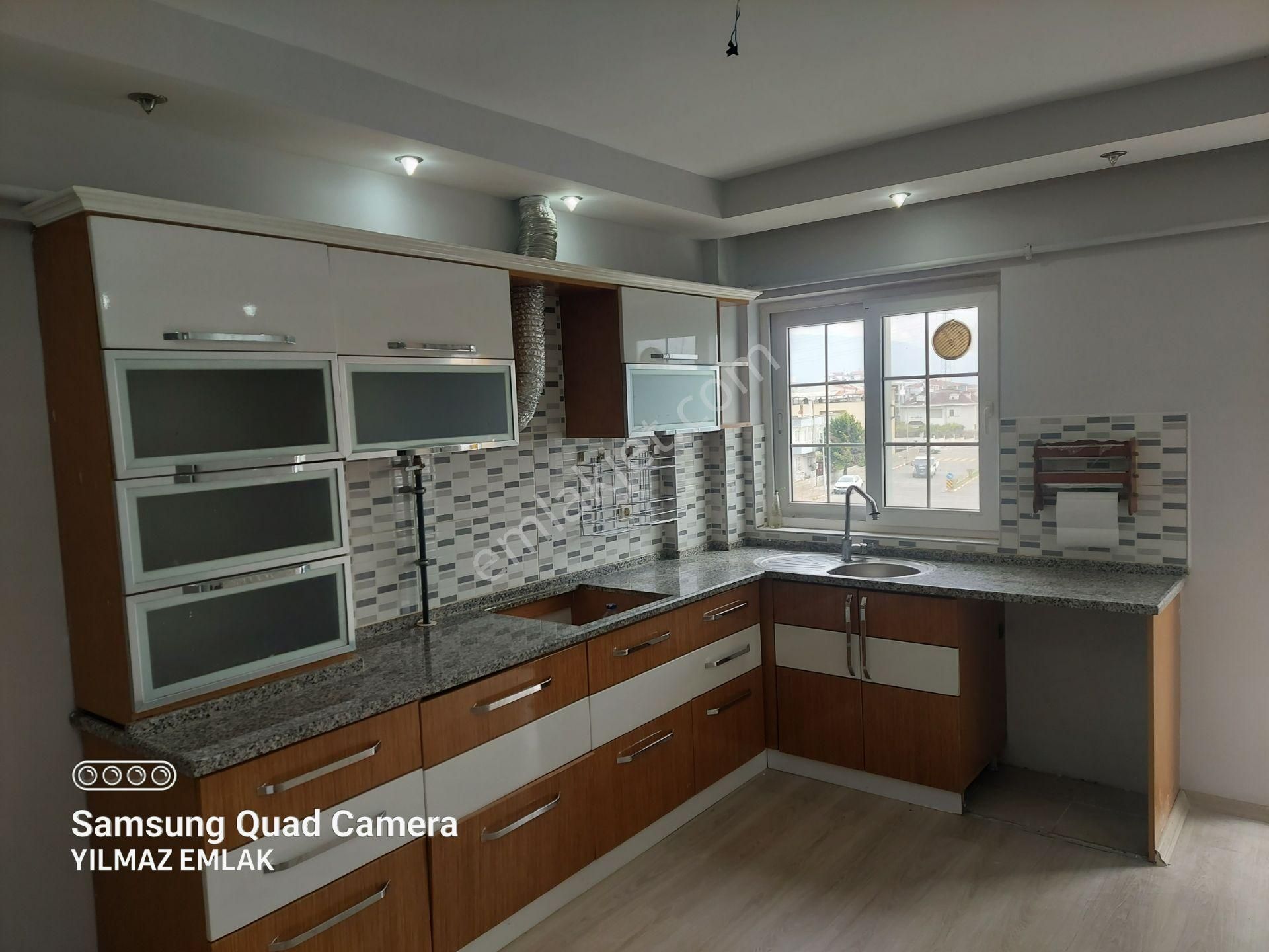 246 Zafer Mahallesinde Kiralık Doğalgazlı 3+1 Daire