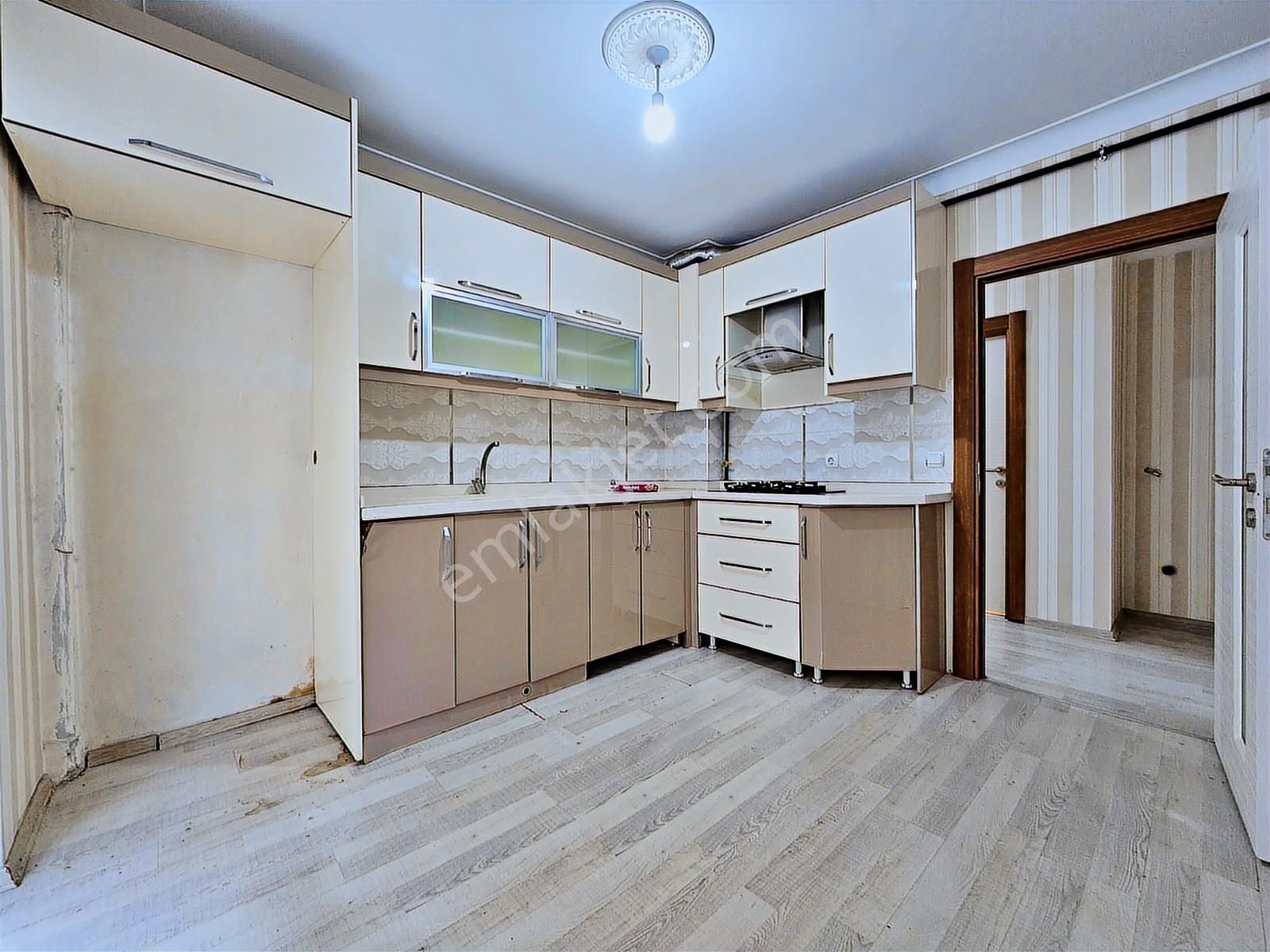 Topçu'da Yeni Binada Asansörlü 3+1 Krediye Uygun Ön Cephe Ev - Görsel 3