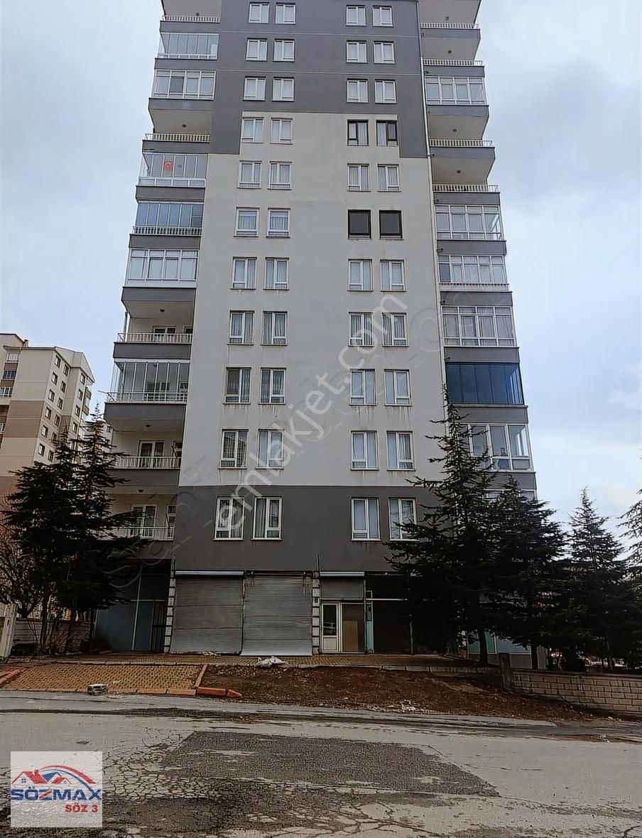 Yenidoğan Mahallesinde Çift Banyo Satılık Ara Kat Daire