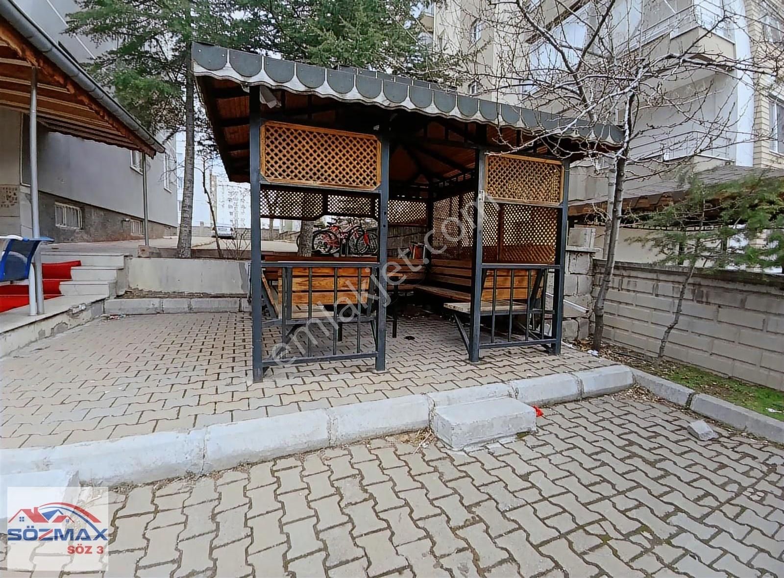 Yenidoğan Mahallesinde Çift Banyo Satılık Ara Kat Daire - Görsel 12