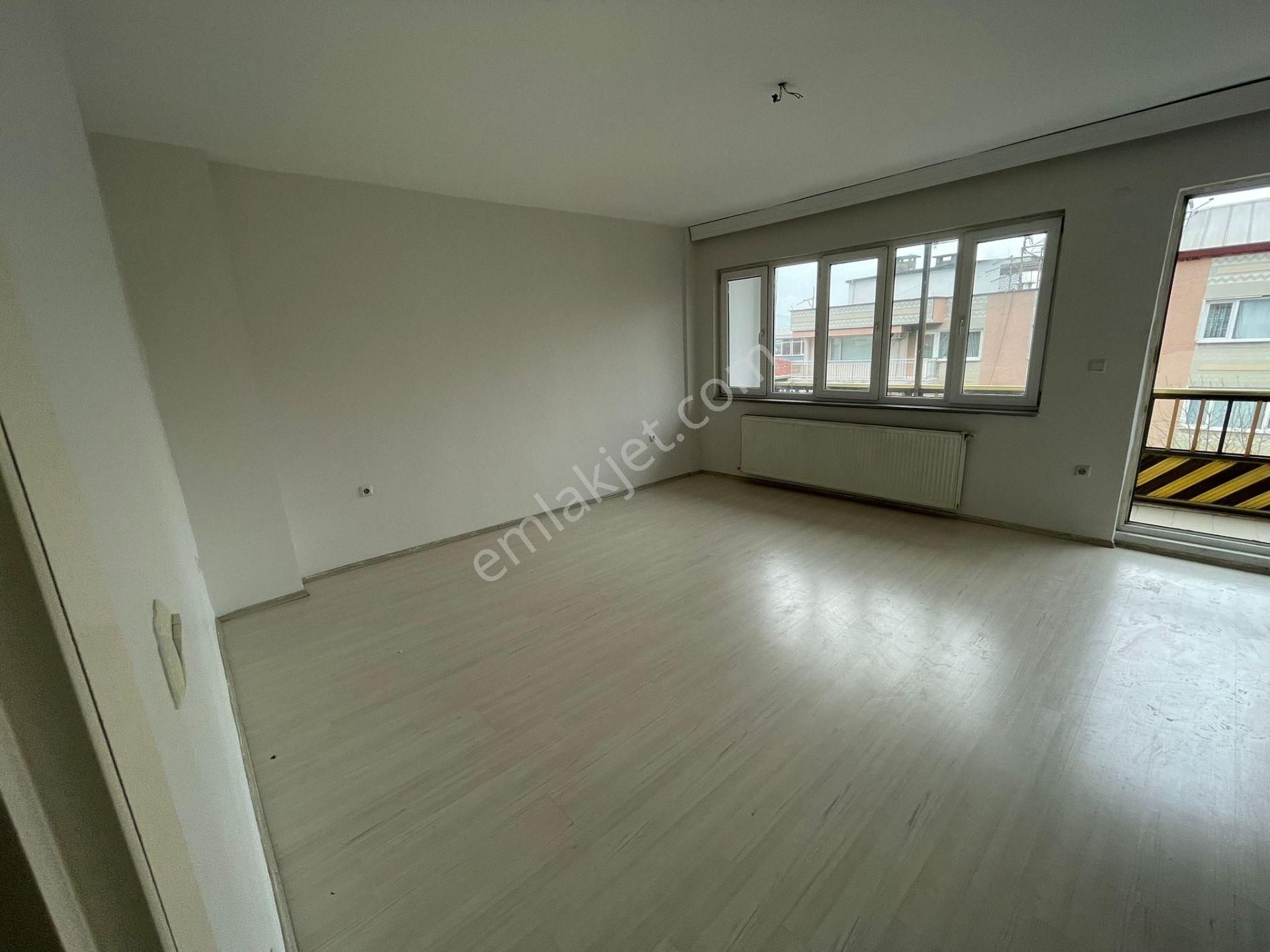 Bursa Kılıç Tan 152 Evler Cadde Üstü 3.kat 120m2 Kiralık 2+1 Daire