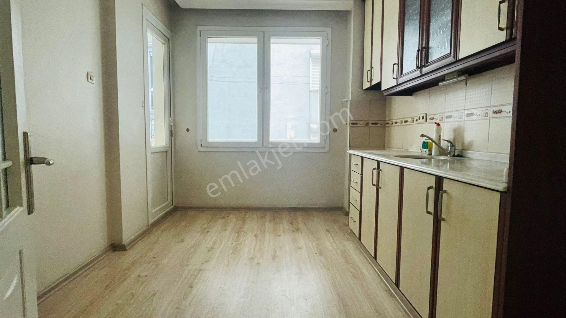 Saim Çıkrıkçı Caddesi Üzerinde Bakımlı 2+1 Kiralık Daire - Görsel 11