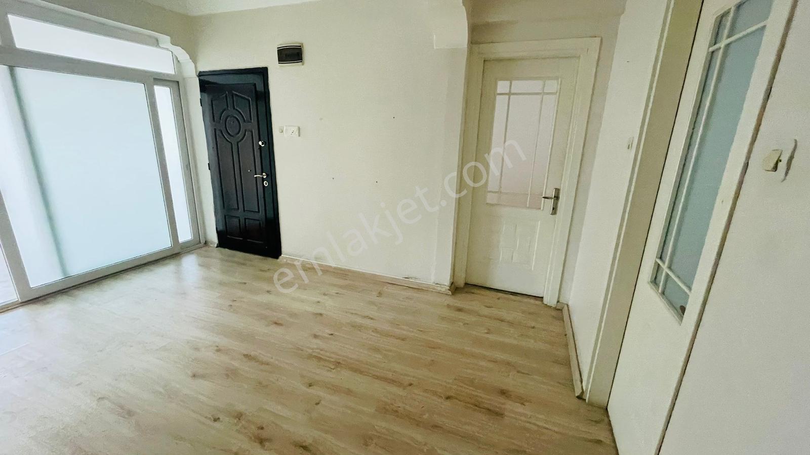 Saim Çıkrıkçı Caddesi Üzerinde Bakımlı 2+1 Kiralık Daire - Görsel 12