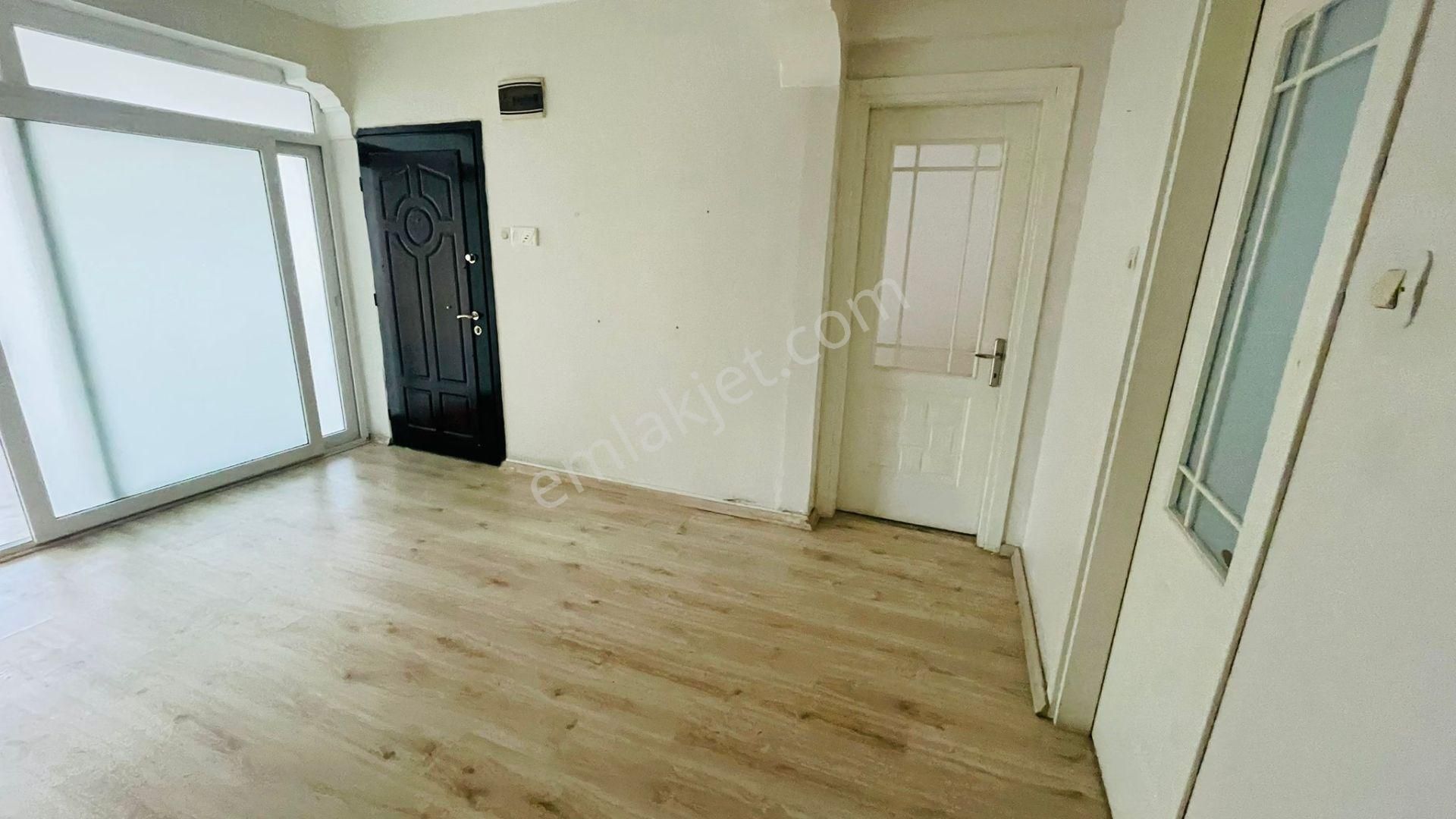 Saim Çıkrıkçı Caddesi Üzerinde Bakımlı 2+1 Kiralık Daire - Görsel 15