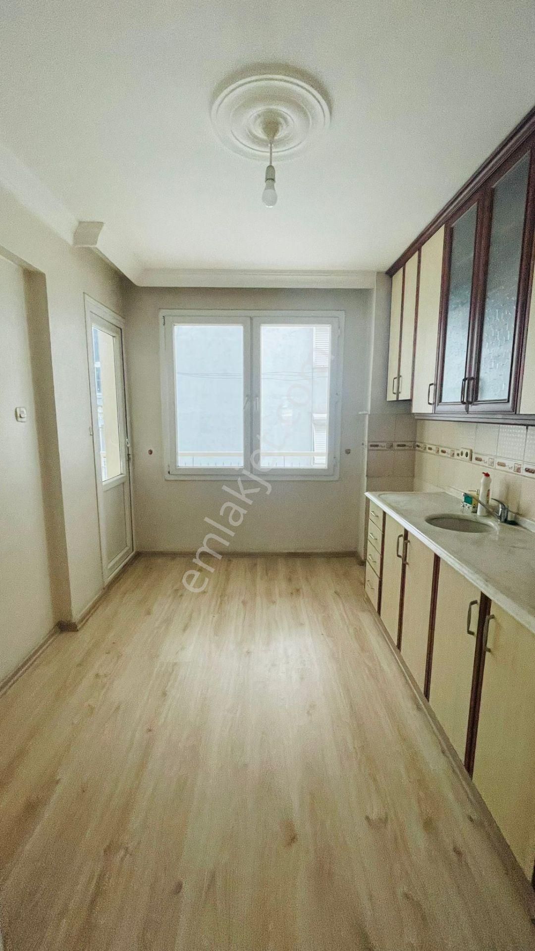 Saim Çıkrıkçı Caddesi Üzerinde Bakımlı 2+1 Kiralık Daire - Görsel 13