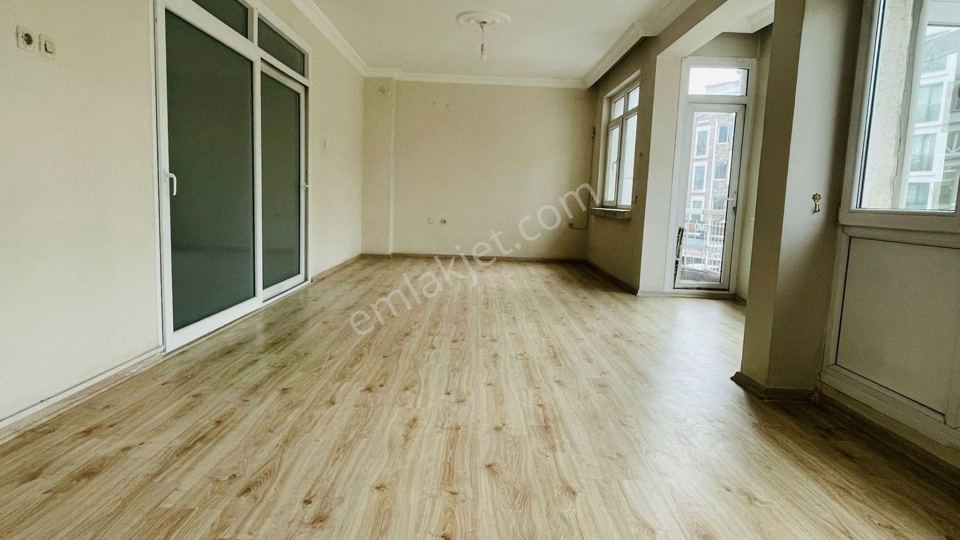 Saim Çıkrıkçı Caddesi Üzerinde Bakımlı 2+1 Kiralık Daire - Görsel 6