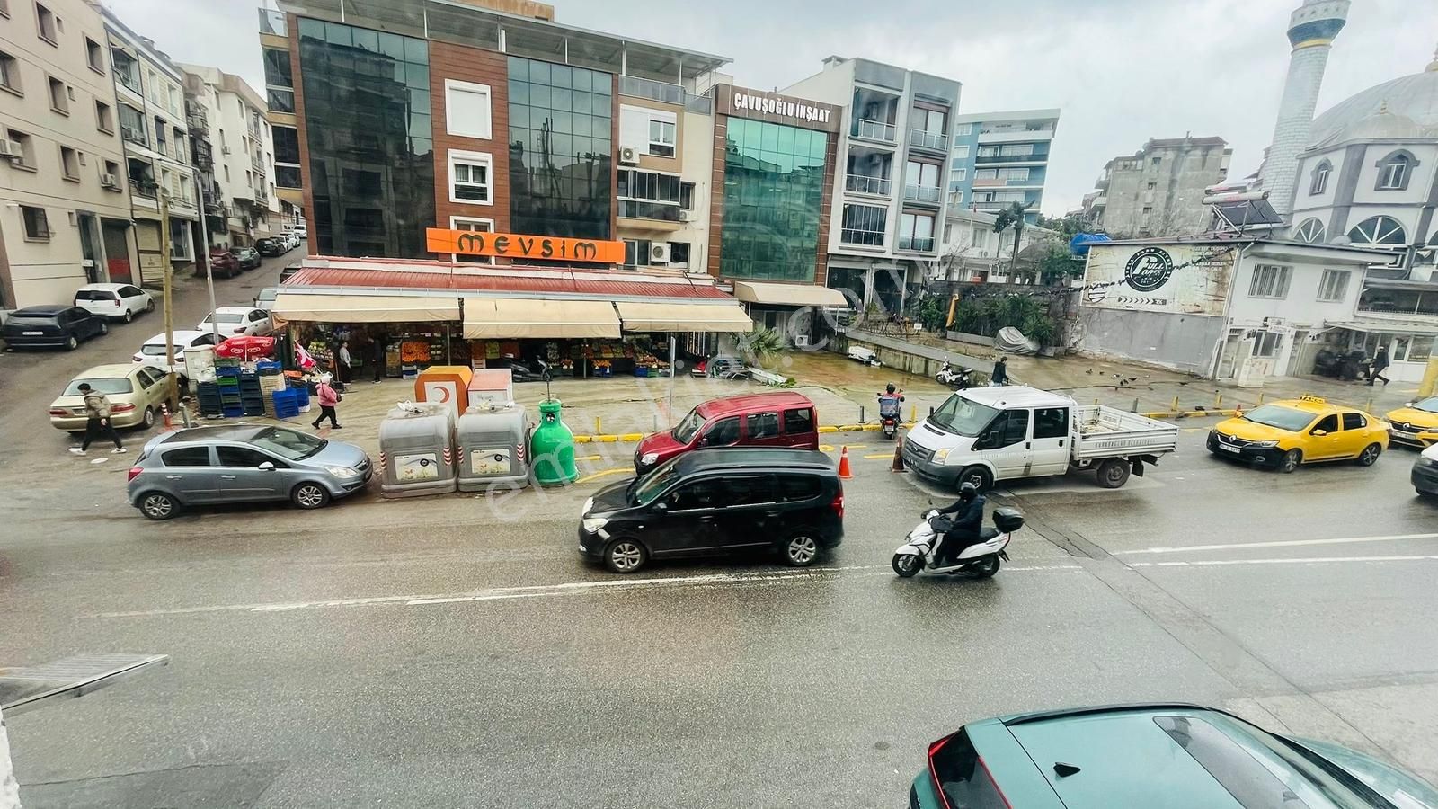 Saim Çıkrıkçı Caddesi Üzerinde Bakımlı 2+1 Kiralık Daire - Görsel 2