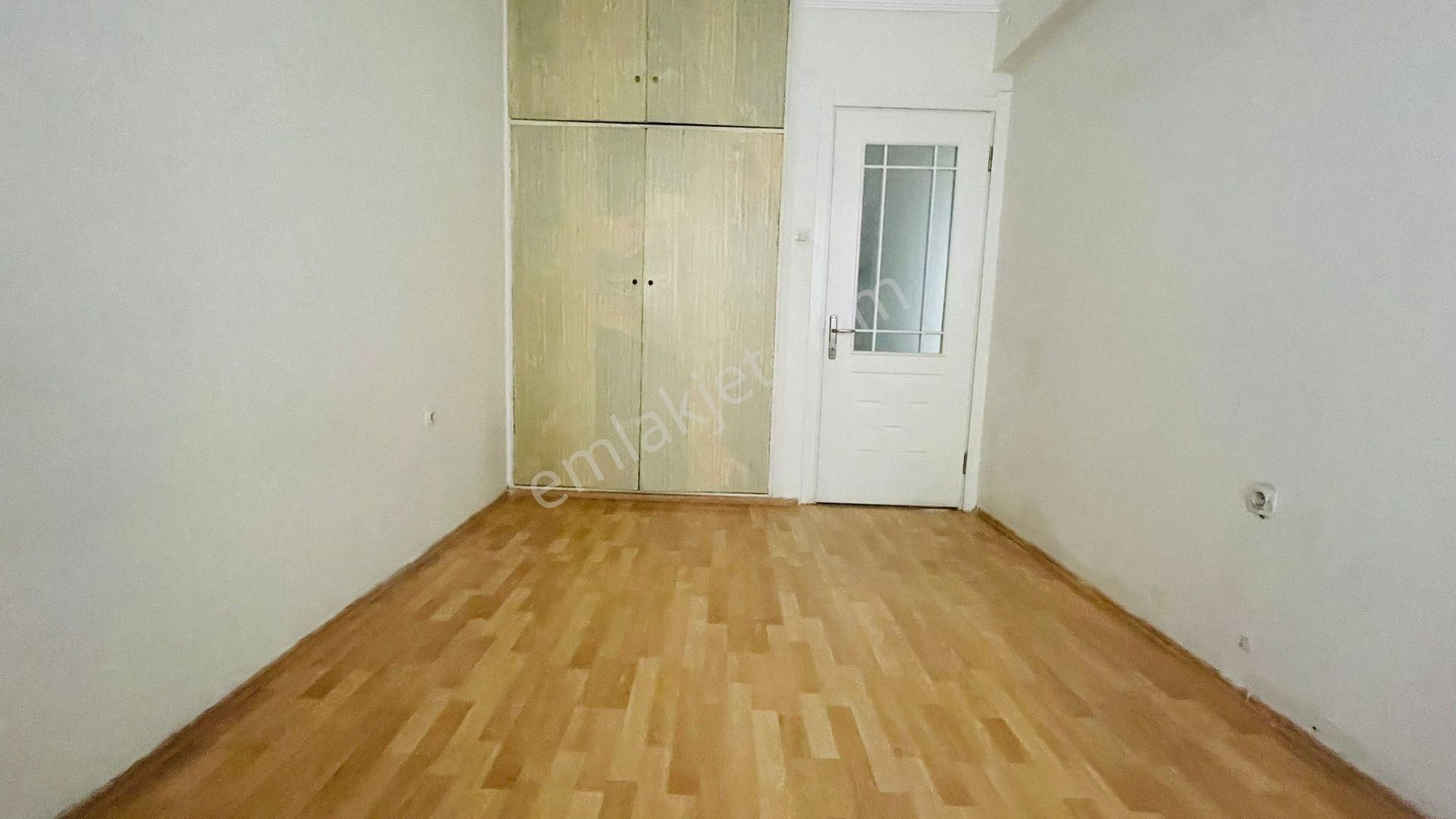 Saim Çıkrıkçı Caddesi Üzerinde Bakımlı 2+1 Kiralık Daire - Görsel 19