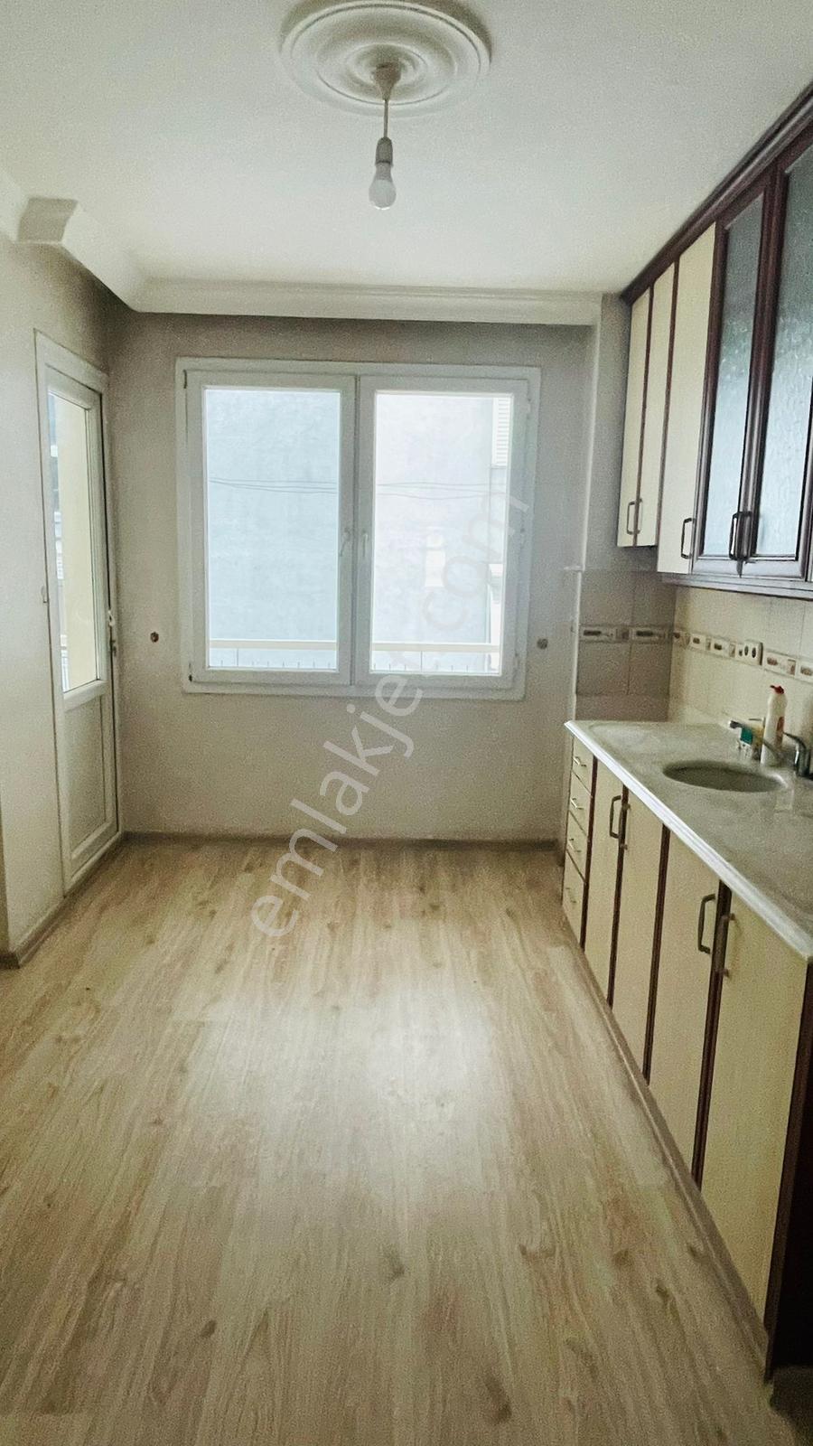 Saim Çıkrıkçı Caddesi Üzerinde Bakımlı 2+1 Kiralık Daire - Görsel 13