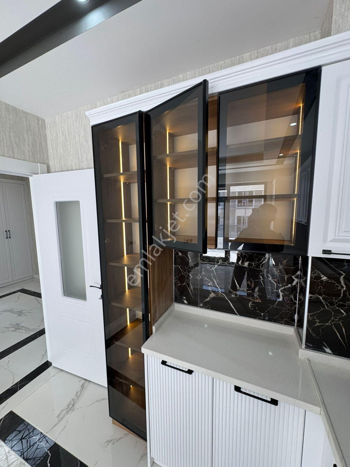 Emrah Çiftci'den Selçuklu Sancak Mahallesi Veysel Karani Caddesi Yanı Satılık 3+1 Lüks Daireler - Görsel 24