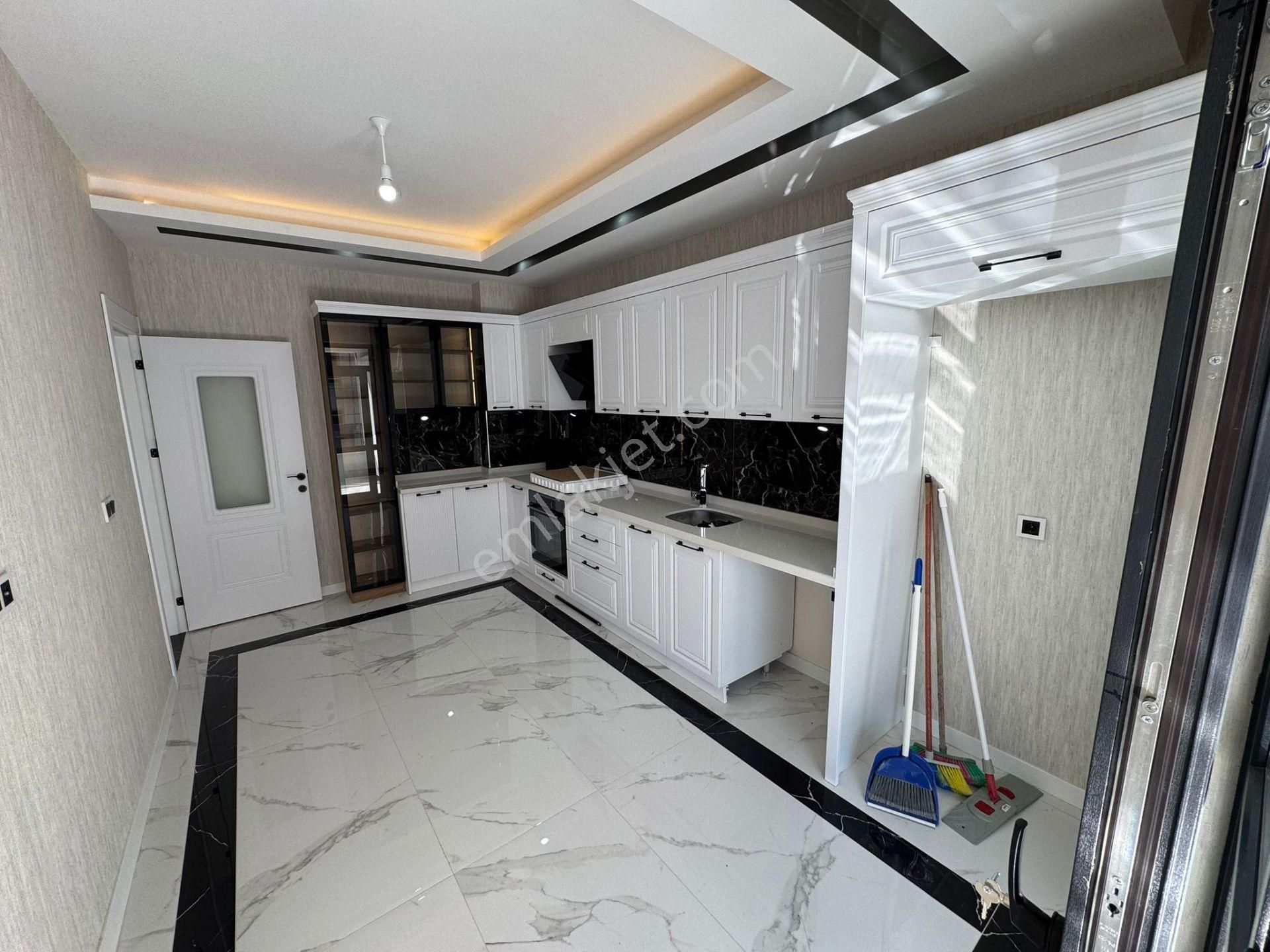 Emrah Çiftci'den Selçuklu Sancak Mahallesi Veysel Karani Caddesi Yanı Satılık 3+1 Lüks Daireler - Görsel 13