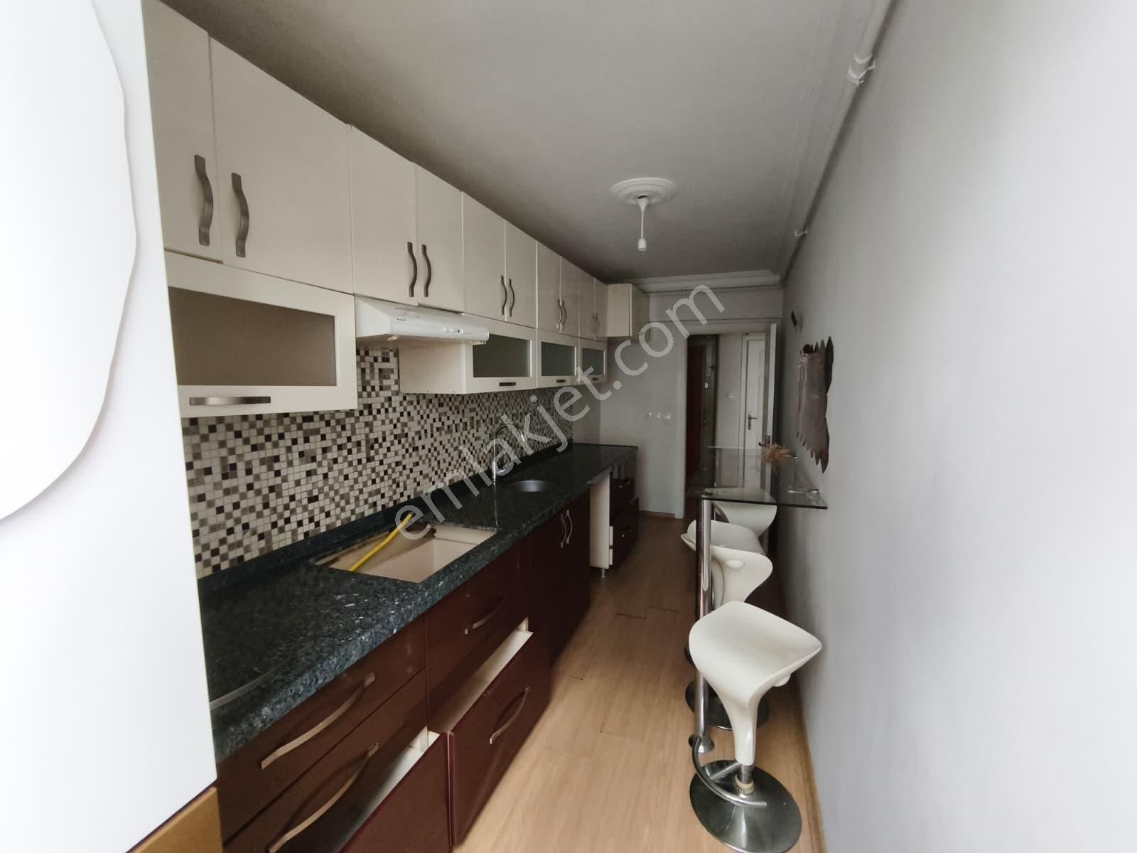 Cadde Üzeri Sitede Bakımlı Geniş 3+1 Kiralık Daire - Görsel 7