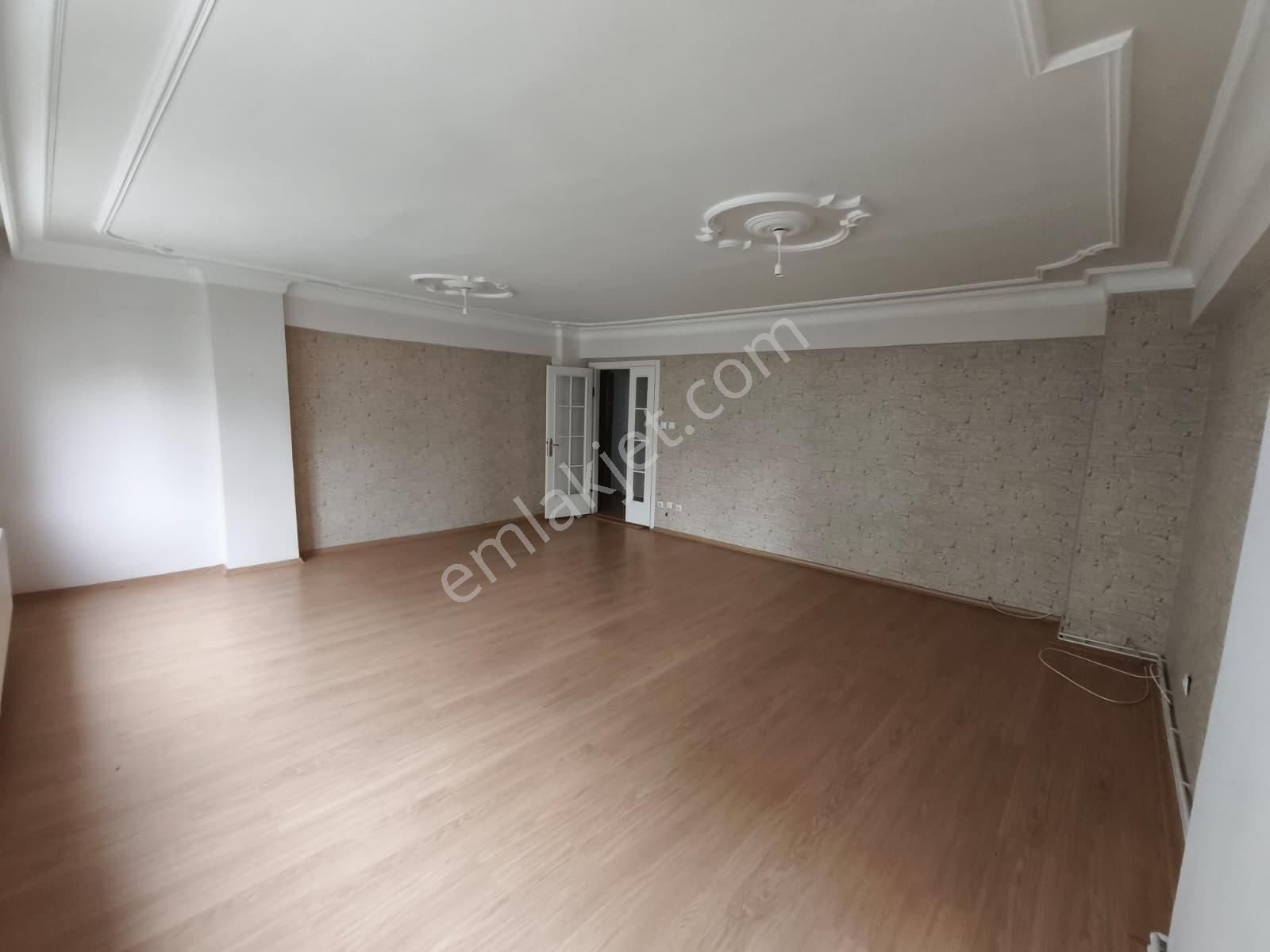 Cadde Üzeri Sitede Bakımlı Geniş 3+1 Kiralık Daire - Görsel 8