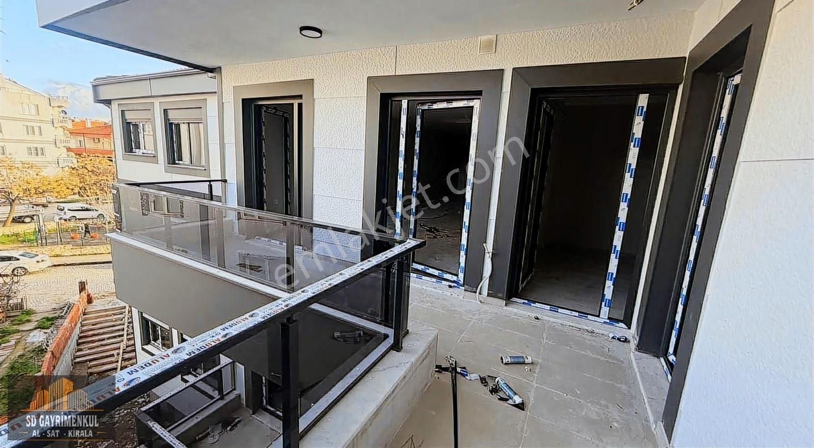 Ayvalık Ali Çetinkayada Sıfır 2+1 Satılık Daire