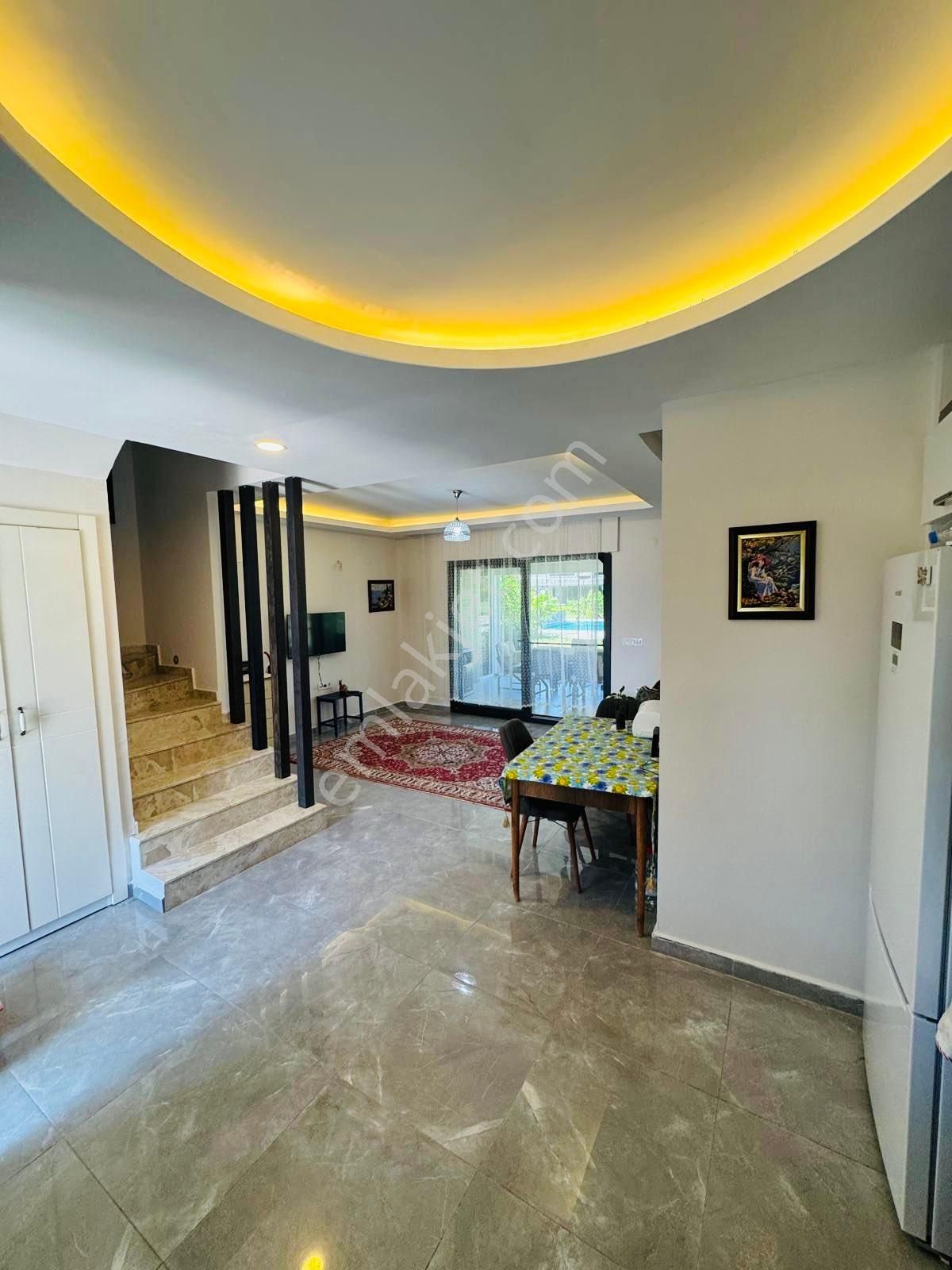 Kuşadası Denize Yakıın 3+1 Havuzlu Villa - Görsel 8