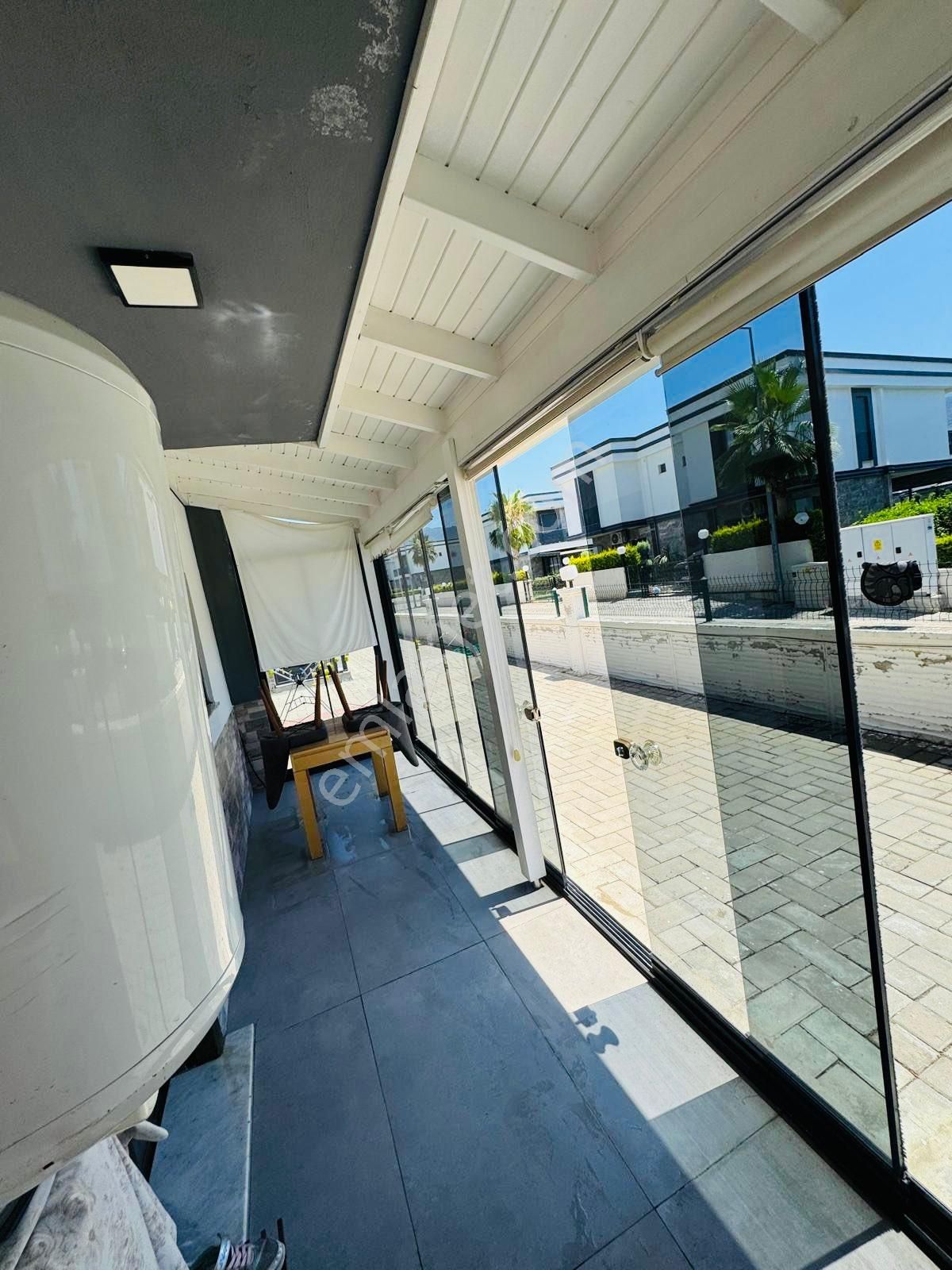 Kuşadası Denize Yakıın 3+1 Havuzlu Villa - Görsel 14