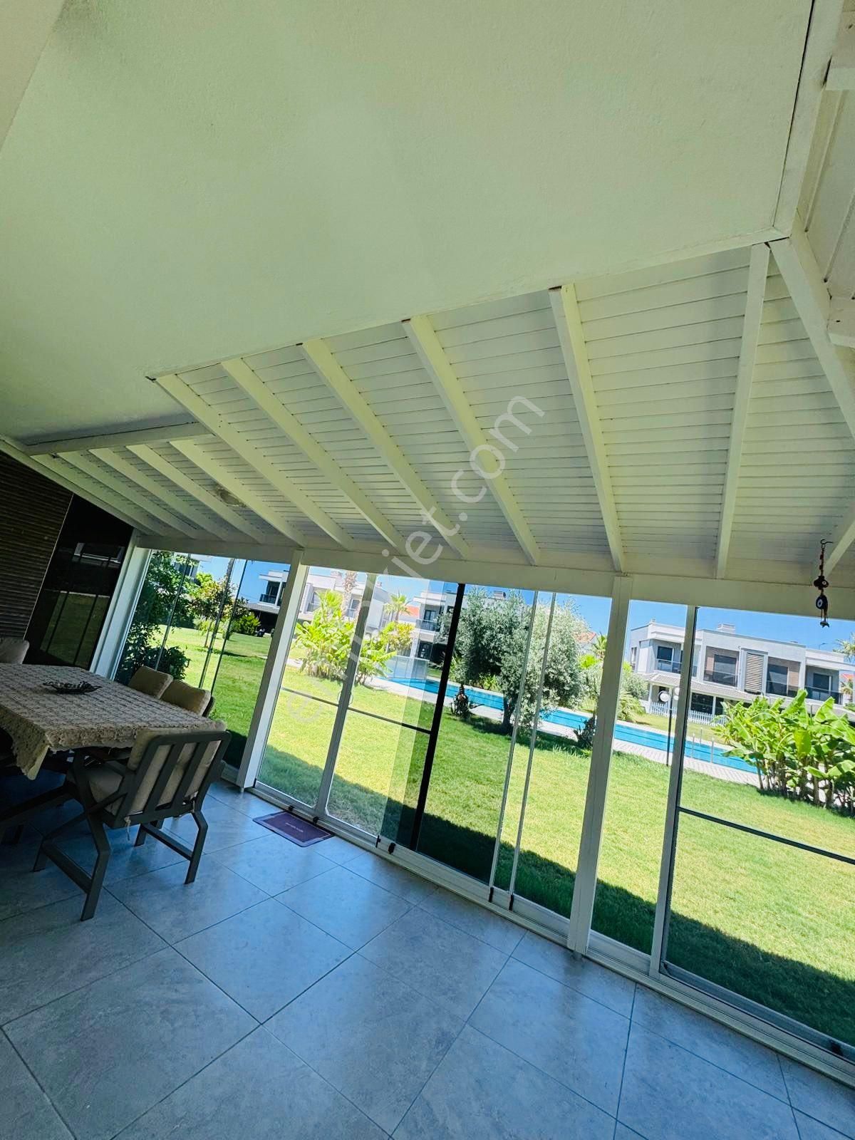 Kuşadası Denize Yakıın 3+1 Havuzlu Villa - Görsel 18