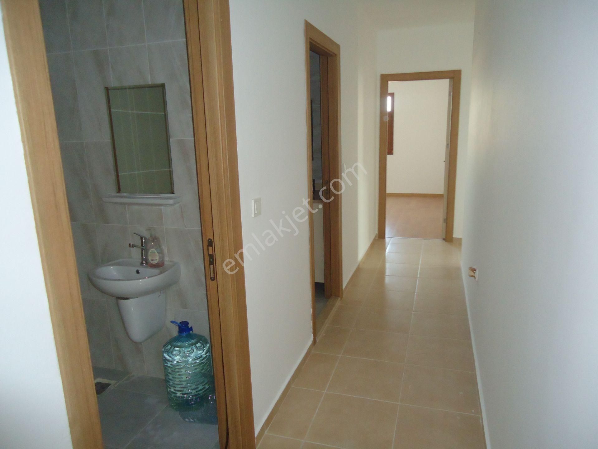 Krc'den Uzun Bloklarda Katta Satılık 3+1 Daire - Görsel 7