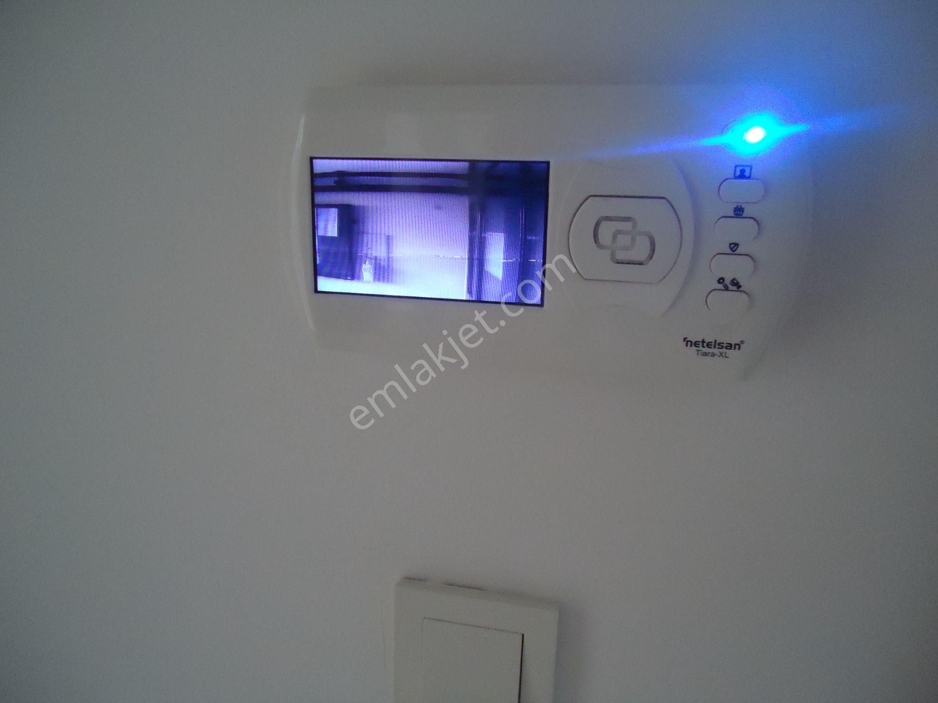 Krc'den Uzun Bloklarda Katta Satılık 3+1 Daire - Görsel 19