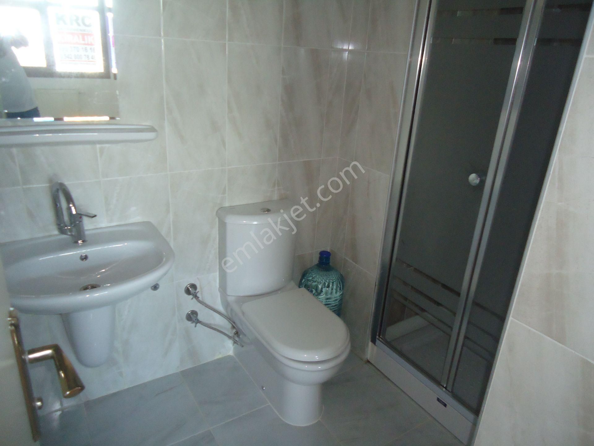 Krc'den Uzun Bloklarda Katta Satılık 3+1 Daire - Görsel 14