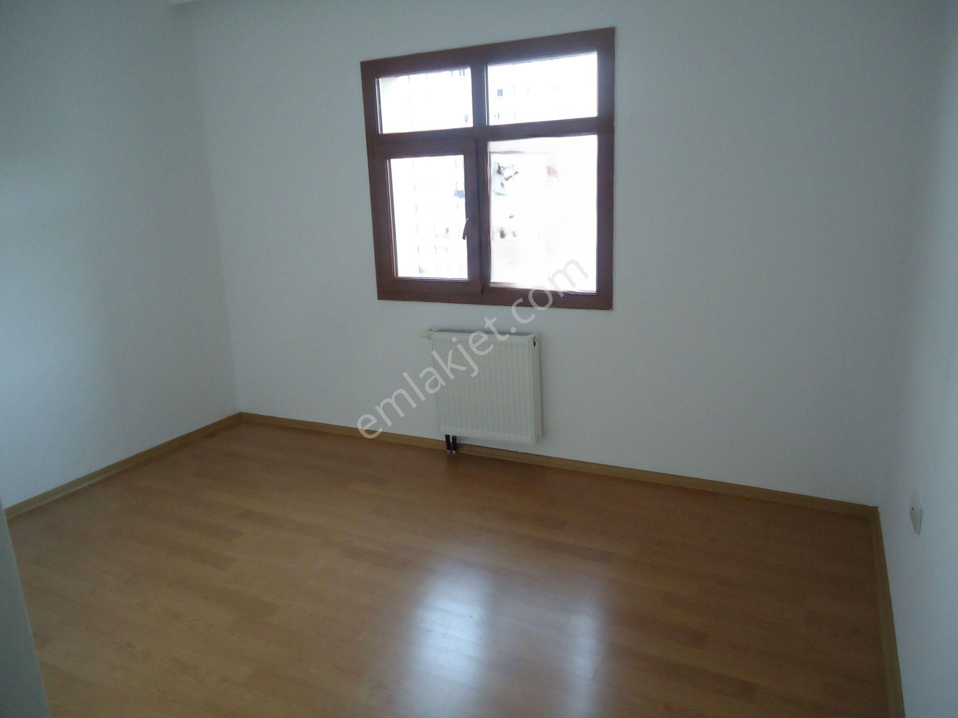 Krc'den Uzun Bloklarda Katta Satılık 3+1 Daire - Görsel 16