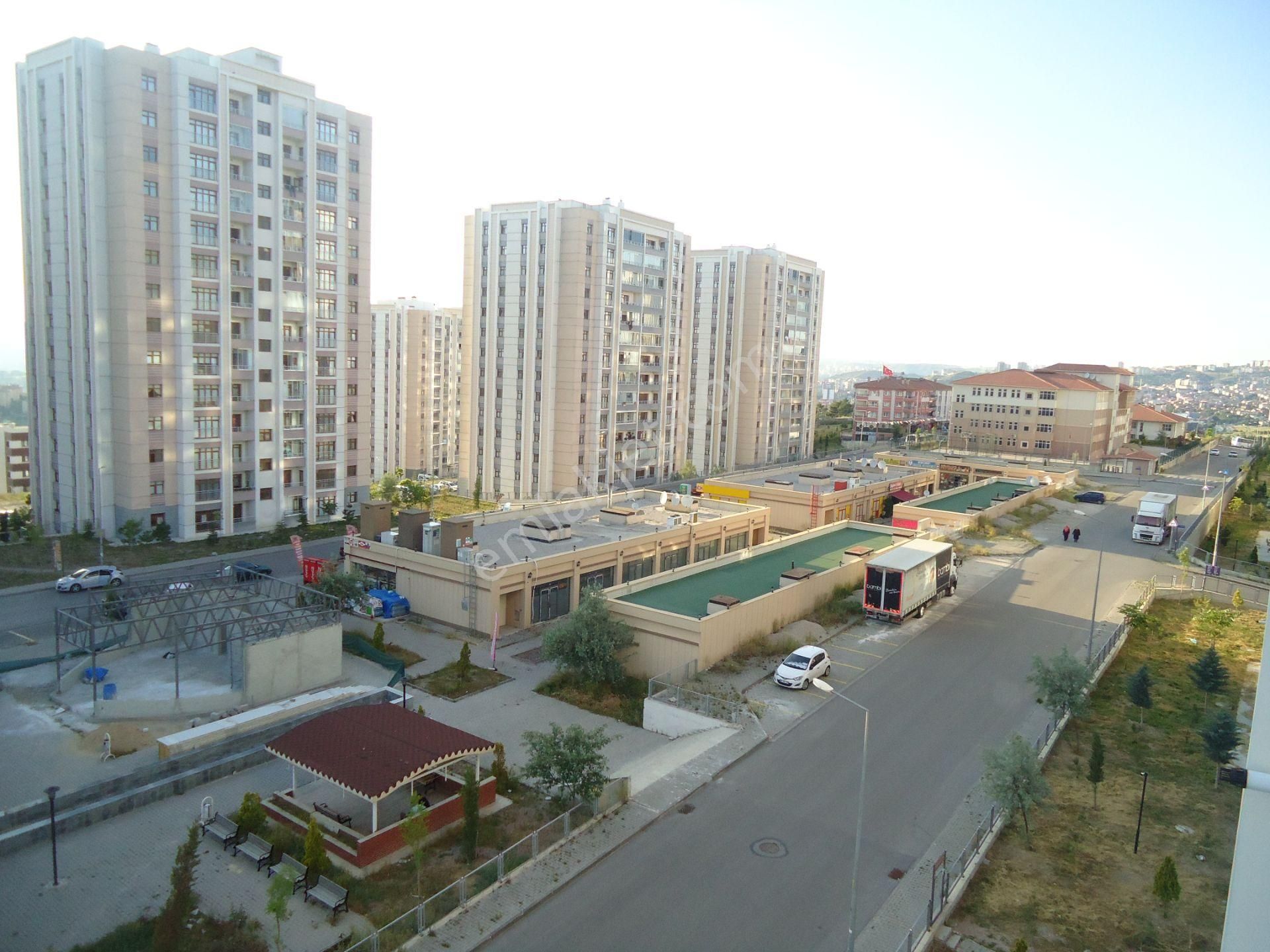 Krc'den Uzun Bloklarda Katta Satılık 3+1 Daire - Görsel 24