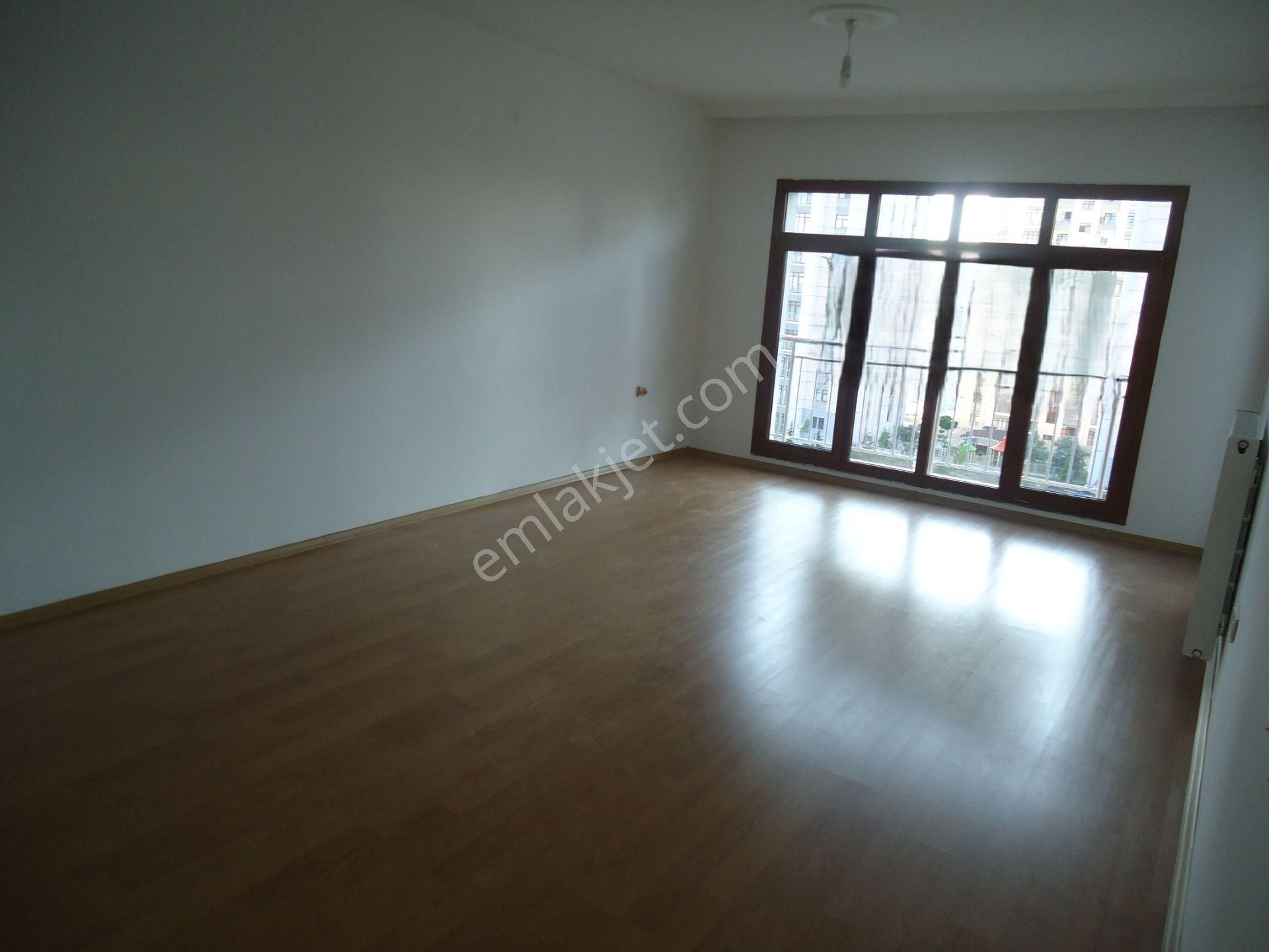 Krc'den Uzun Bloklarda Katta Satılık 3+1 Daire - Görsel 11