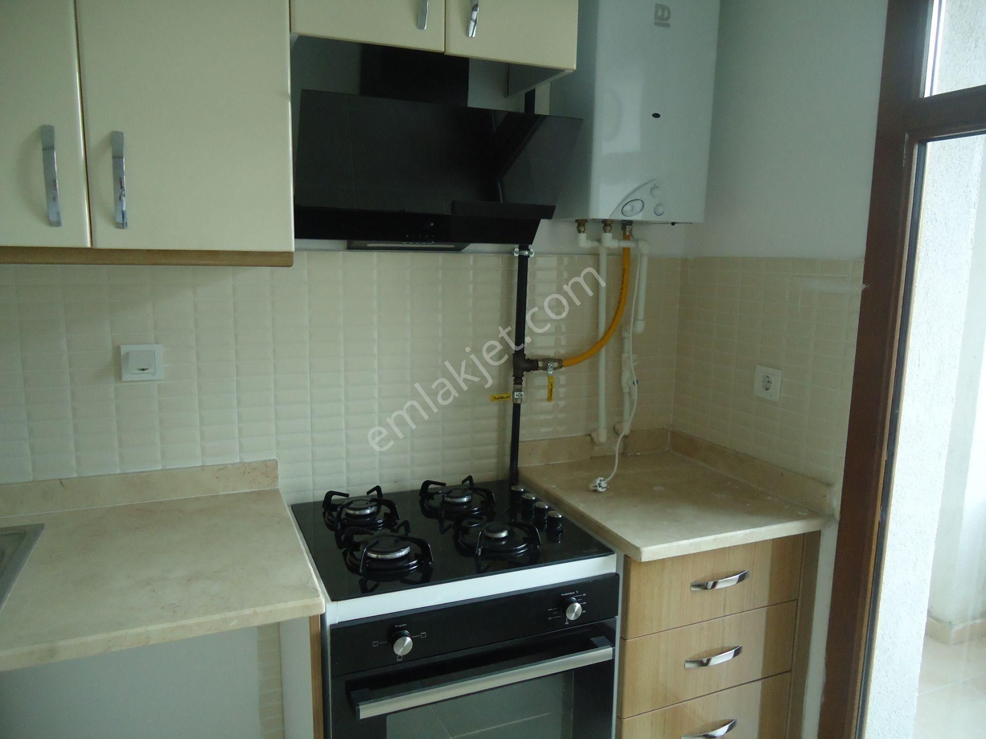 Krc'den Uzun Bloklarda Katta Satılık 3+1 Daire - Görsel 8